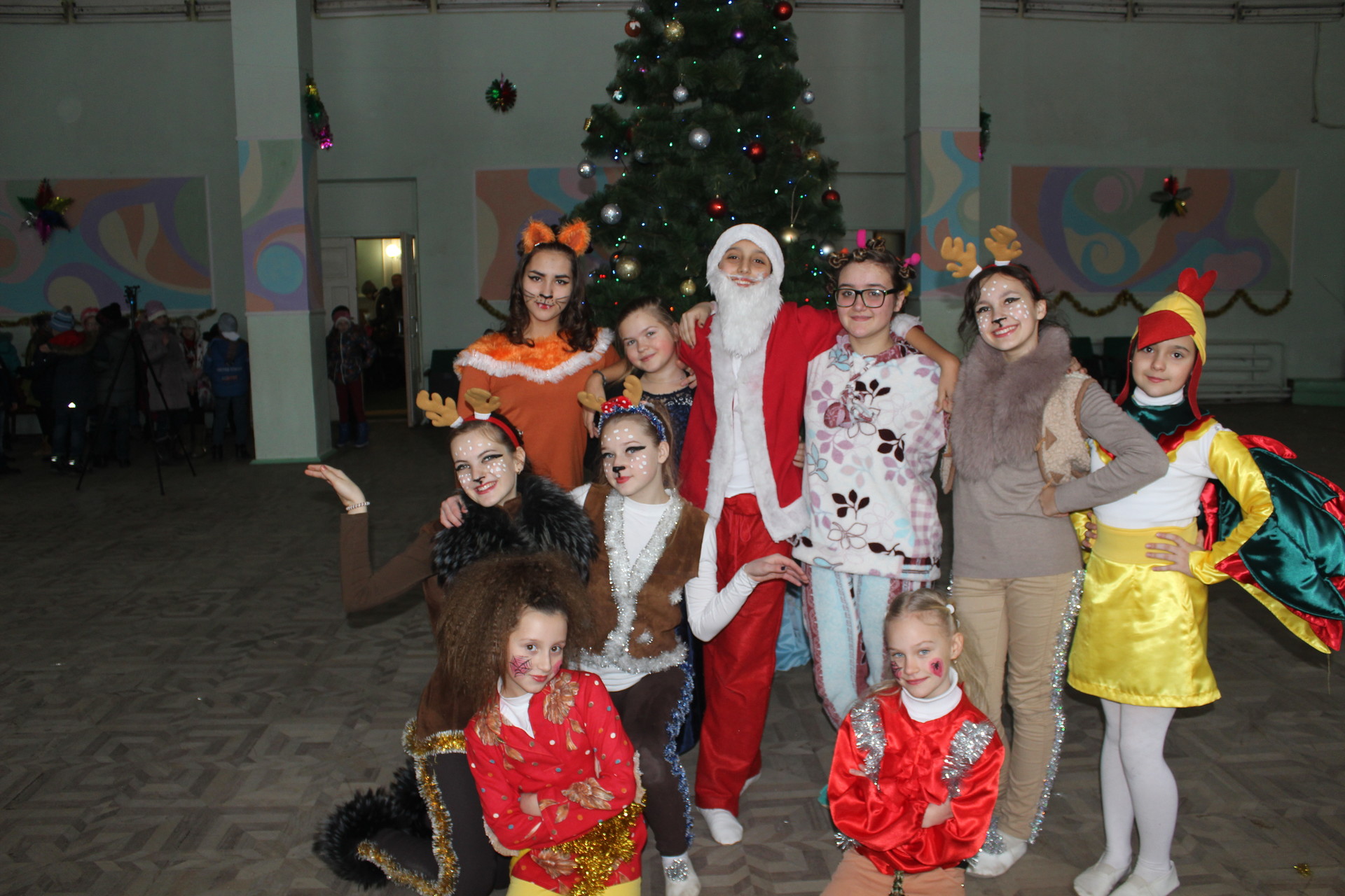 дом творчества дарит детям города новогоднее представление - изображение 2