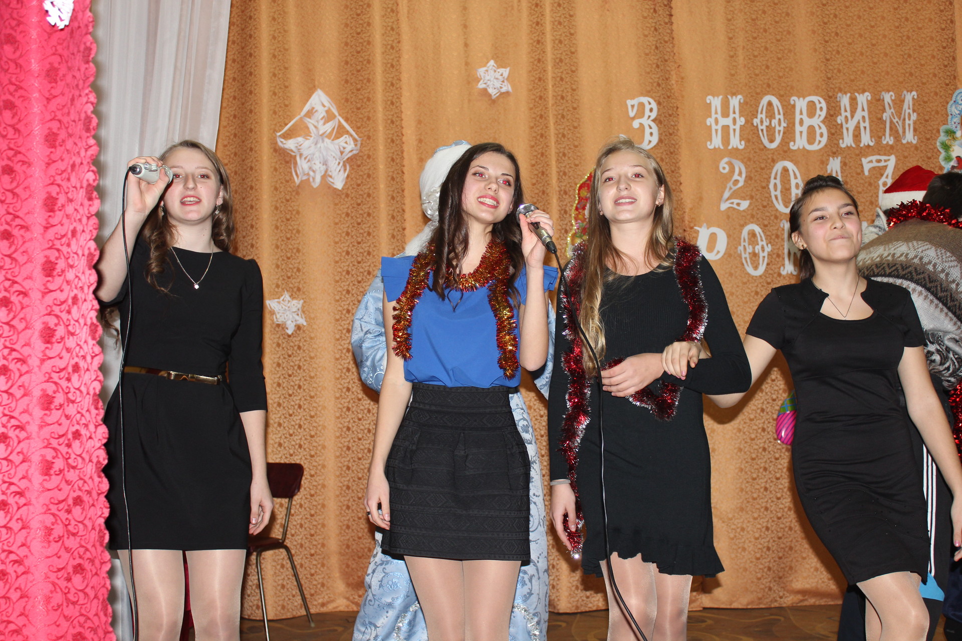 новогодний концерт в шестой школе ( видео) - изображение 1