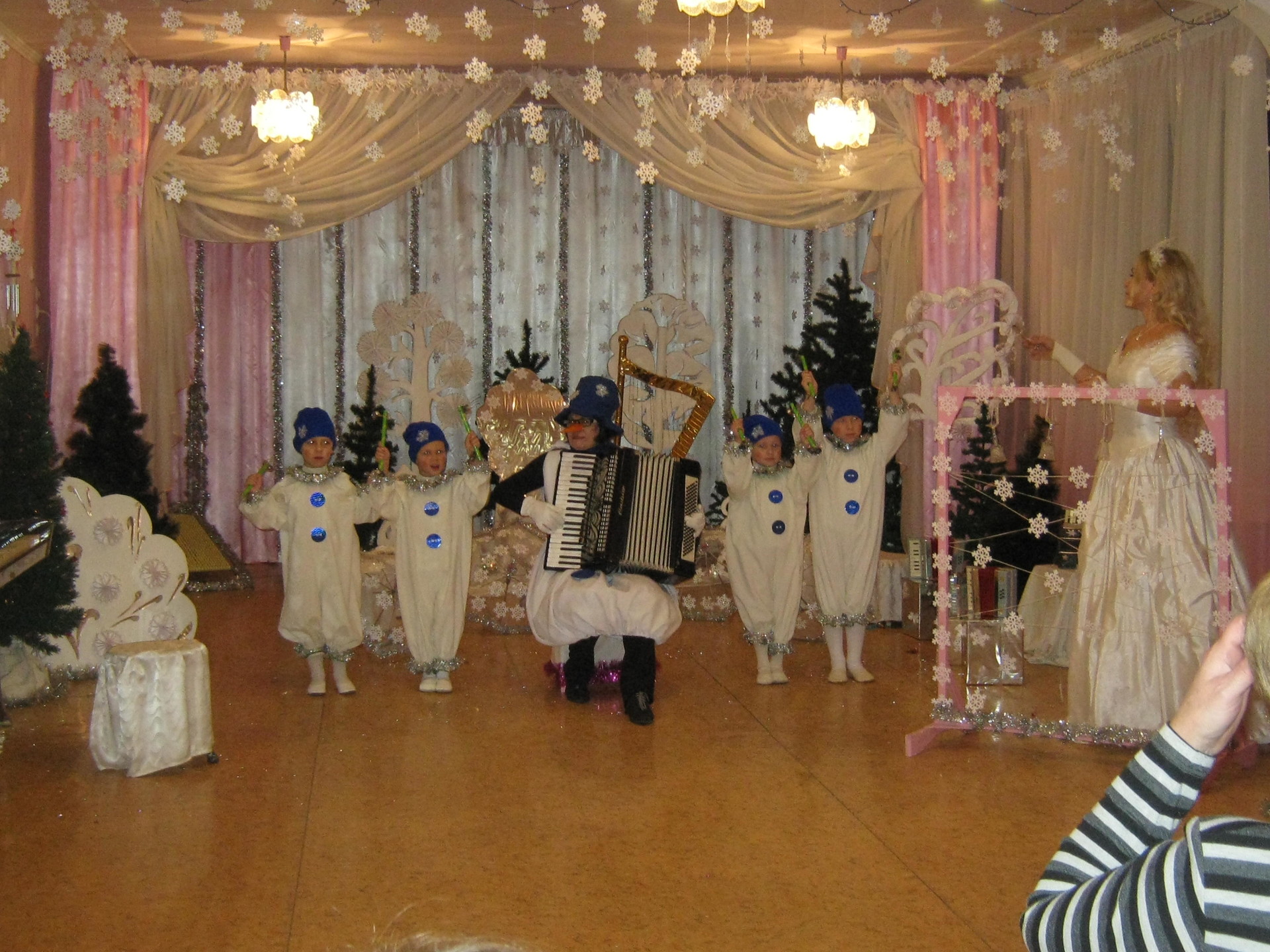 в детском саду «малятко» -  мюзикл «зимняя сказка»… - изображение 1