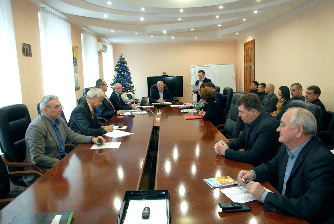 сергей шуваев: «в 2017 году нам предстоит решить много задач, что требует слаженной работы всего коллектива комбината» - изображение 2 сергей шуваев: «в 2017 году нам предстоит решить много задач, что требует слаженной работы всего коллектива комбината» - изображение 2