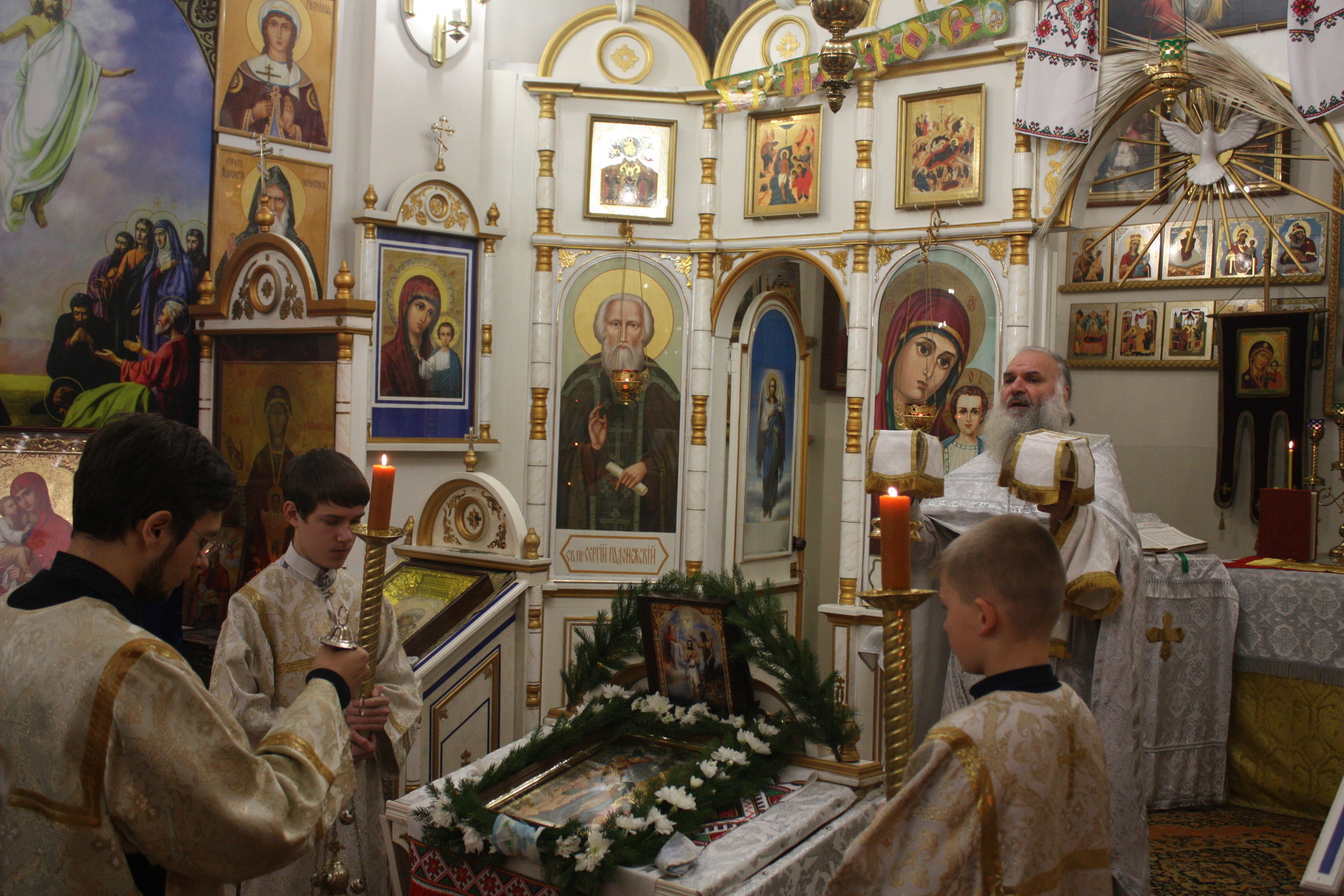 в покрове святили воду и купались в проруби ( видео) - изображение 1