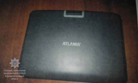 на днепропетровщине полицейские разыскали разбойников, которые ночью избили и ограбили жителя г. покров - изображение 1