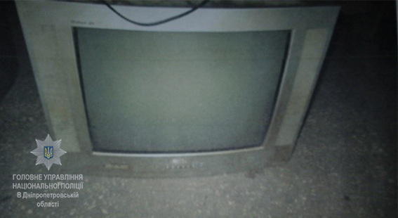 на днепропетровщине полицейские разыскали разбойников, которые ночью избили и ограбили жителя г. покров - изображение 2