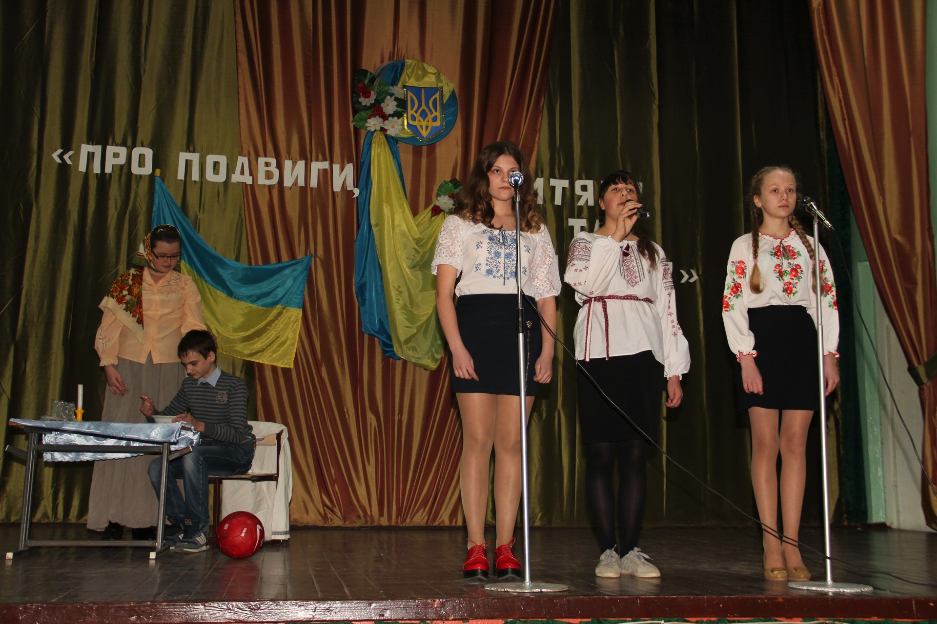 фестиваль патріотичної пісні в сзш №9 - изображение 1 фестиваль патріотичної пісні в сзш №9 - изображение 1