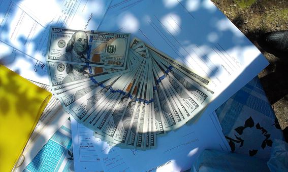 на дніпропетровщині працівники газової служби ошукали громадян на сотні тисяч гривень - изображение 1 на дніпропетровщині працівники газової служби ошукали громадян на сотні тисяч гривень - изображение 1