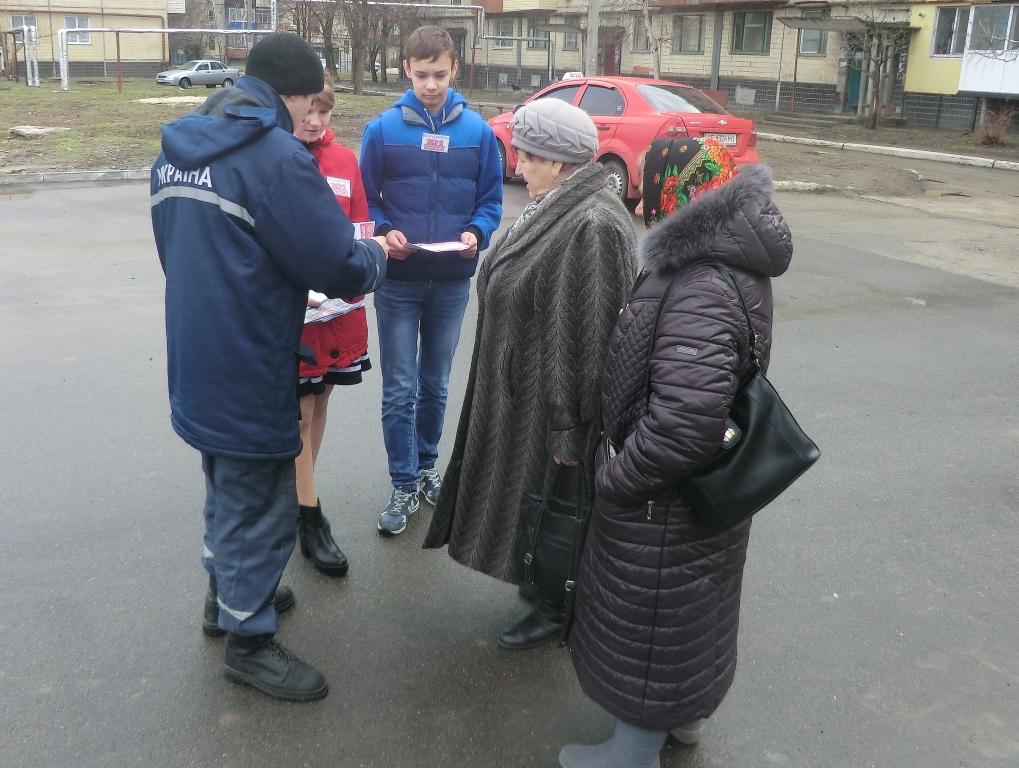 рятувальники продовжують навчати населення вимогам пожежної безпеки - изображение 1 рятувальники продовжують навчати населення вимогам пожежної безпеки - изображение 1