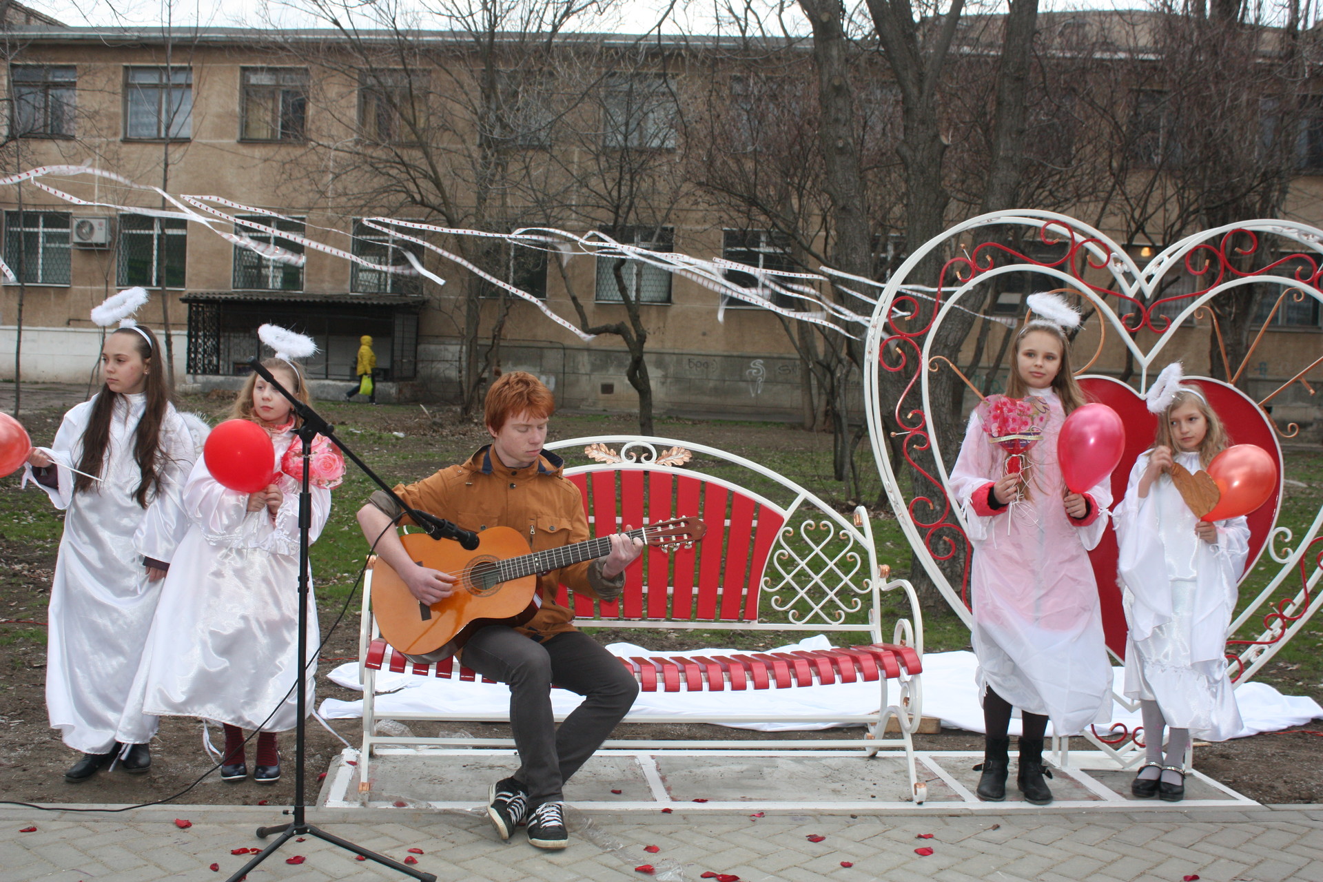 в покрове появилась «скамейка влюбленных» ( видео) - изображение 4