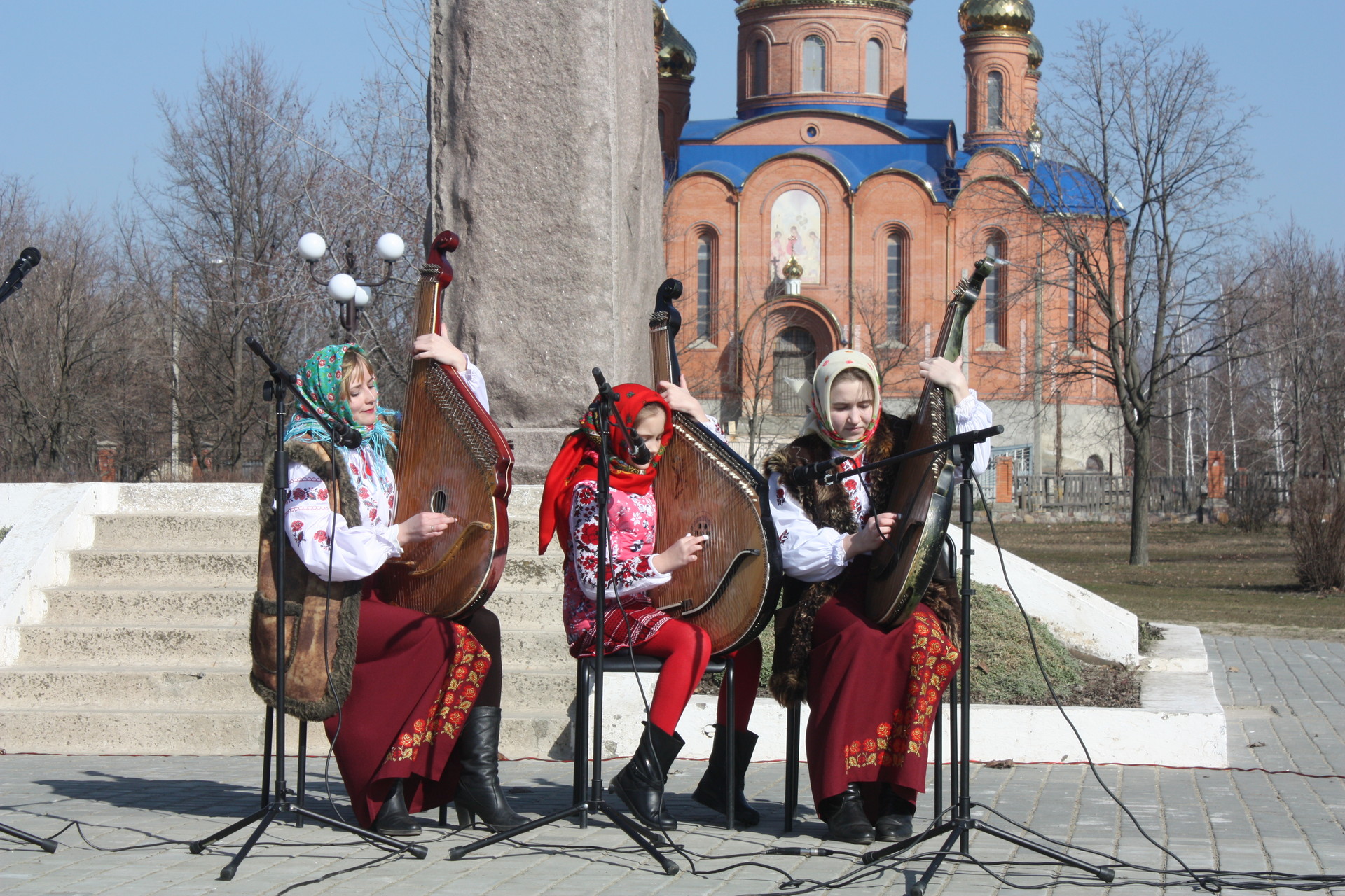 покров почтил память великого кобзаря ( видео) - изображение 2 покров почтил память великого кобзаря ( видео) - изображение 2