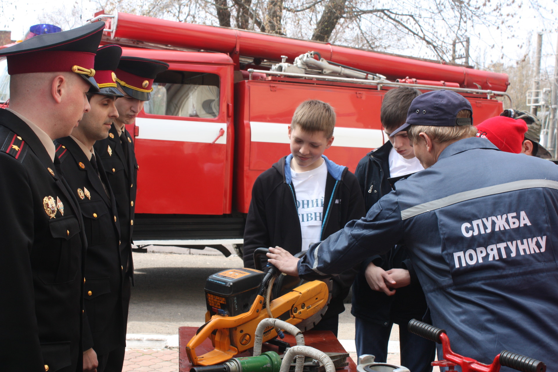 рятувальники провели громадську акцію «запобігти. врятувати. допомогти» ( видео)) - изображение 1 рятувальники провели громадську акцію «запобігти. врятувати. допомогти» ( видео)) - изображение 1