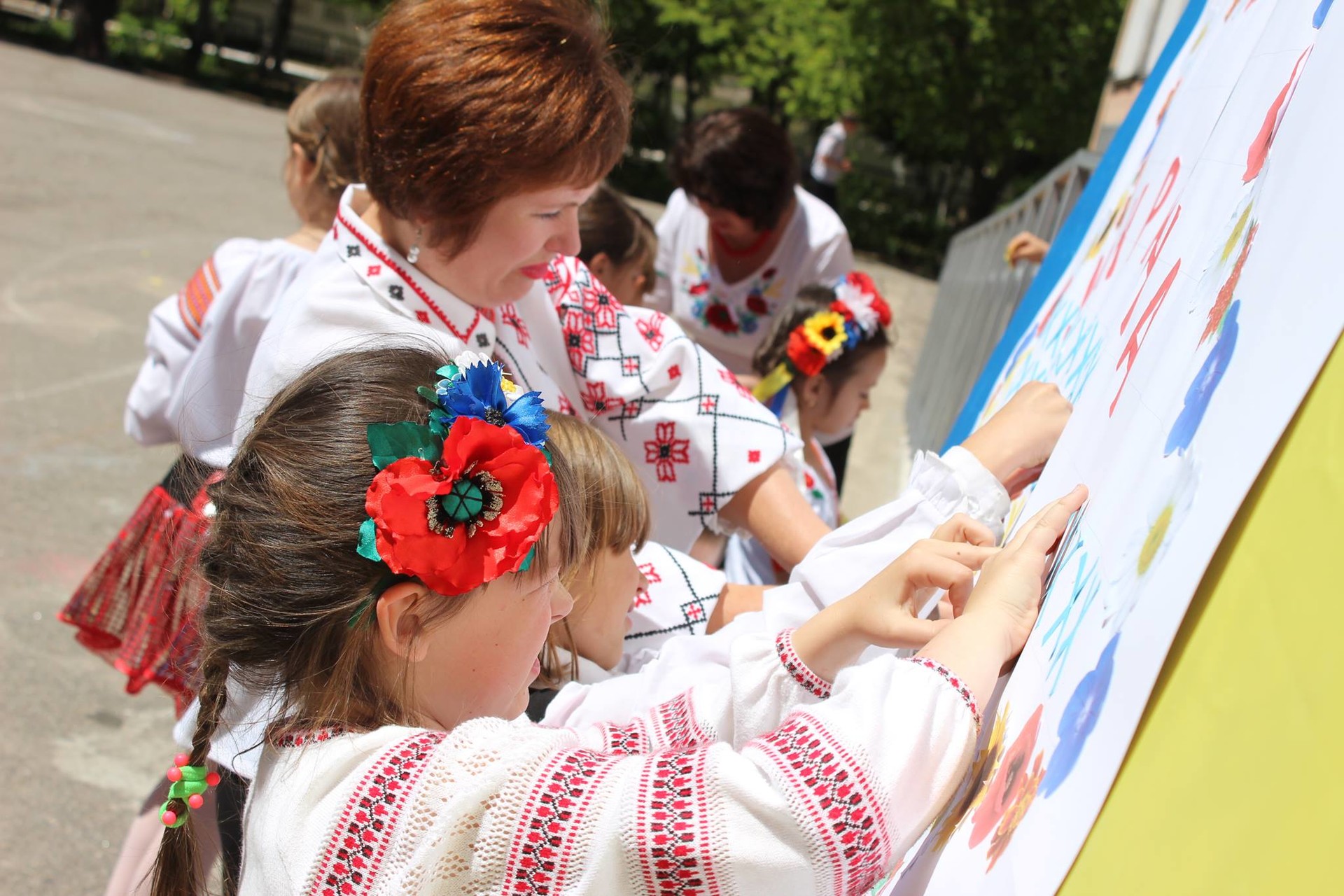 день вишиванки у школі №9 м. покров - изображение 1 день вишиванки у школі №9 м. покров - изображение 1