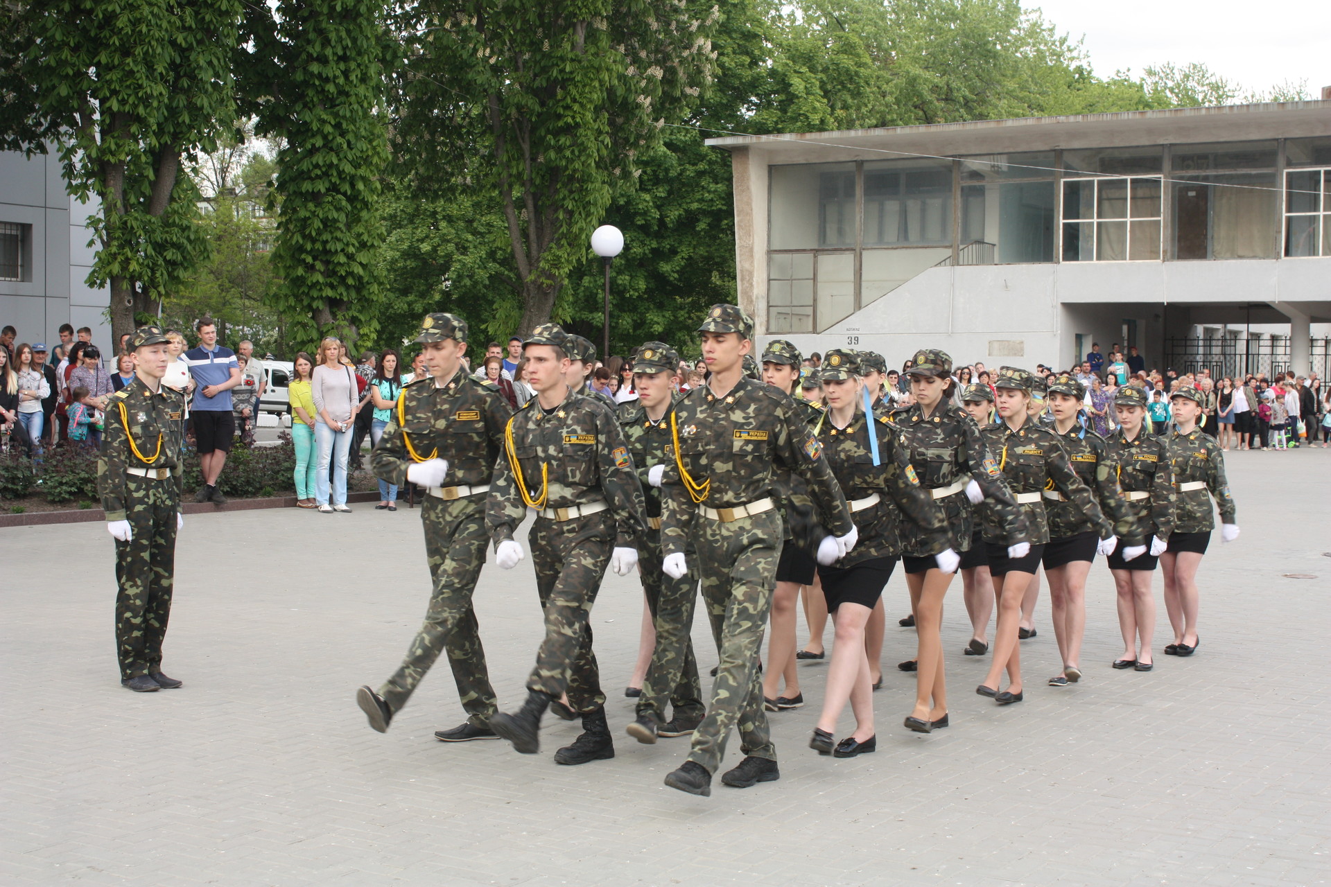 концерт и строевой смотр: на центральной площади города прошли торжественные мероприятия, посвященные дню победы (обновлено, добавлено полное видео) - изображение 1 концерт и строевой смотр: на центральной площади города прошли торжественные мероприятия, посвященные дню победы (обновлено, добавлено полное видео) - изображение 1