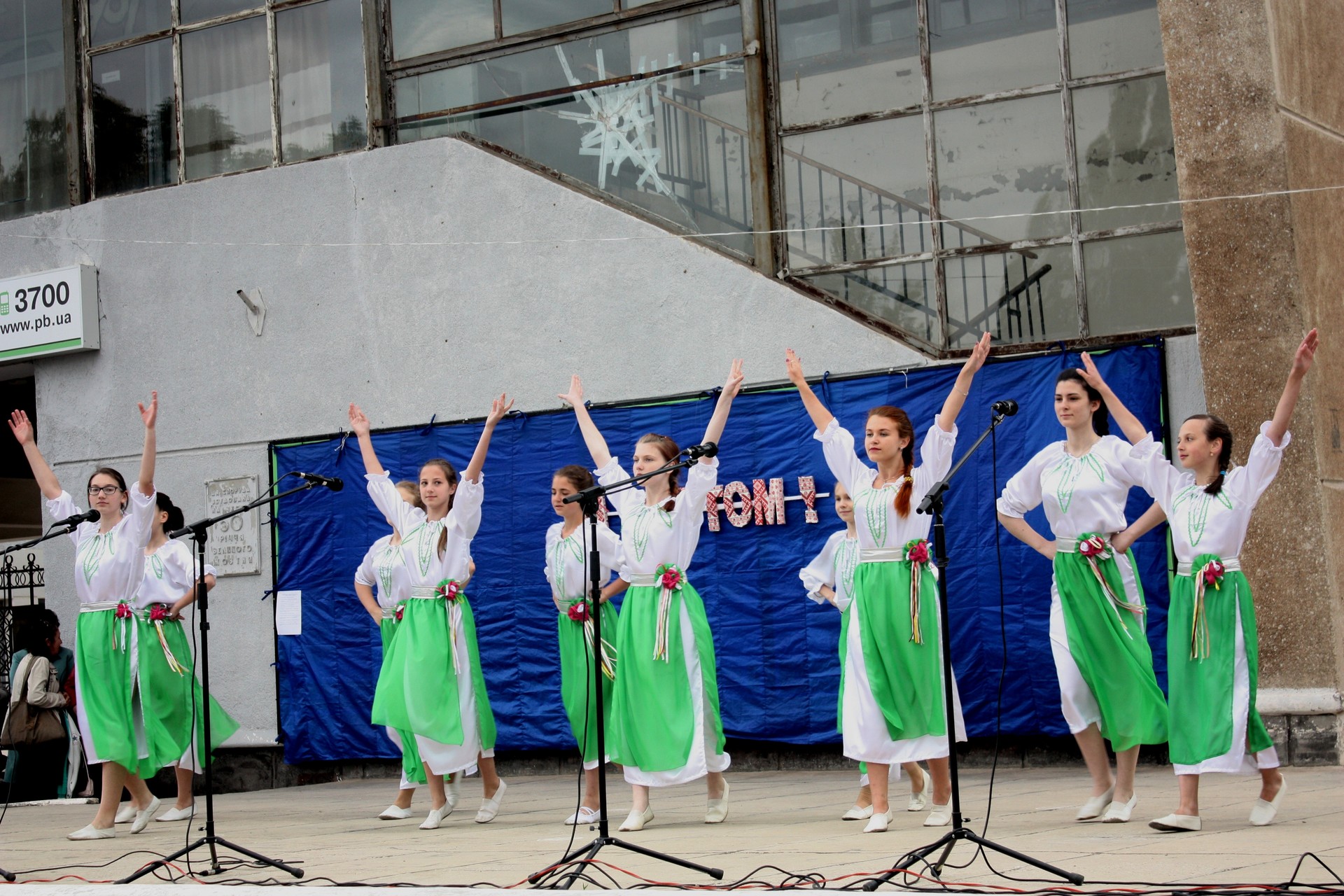 день вышиванки в покрове (фото, видео) - изображение 4 день вышиванки в покрове (фото, видео) - изображение 4