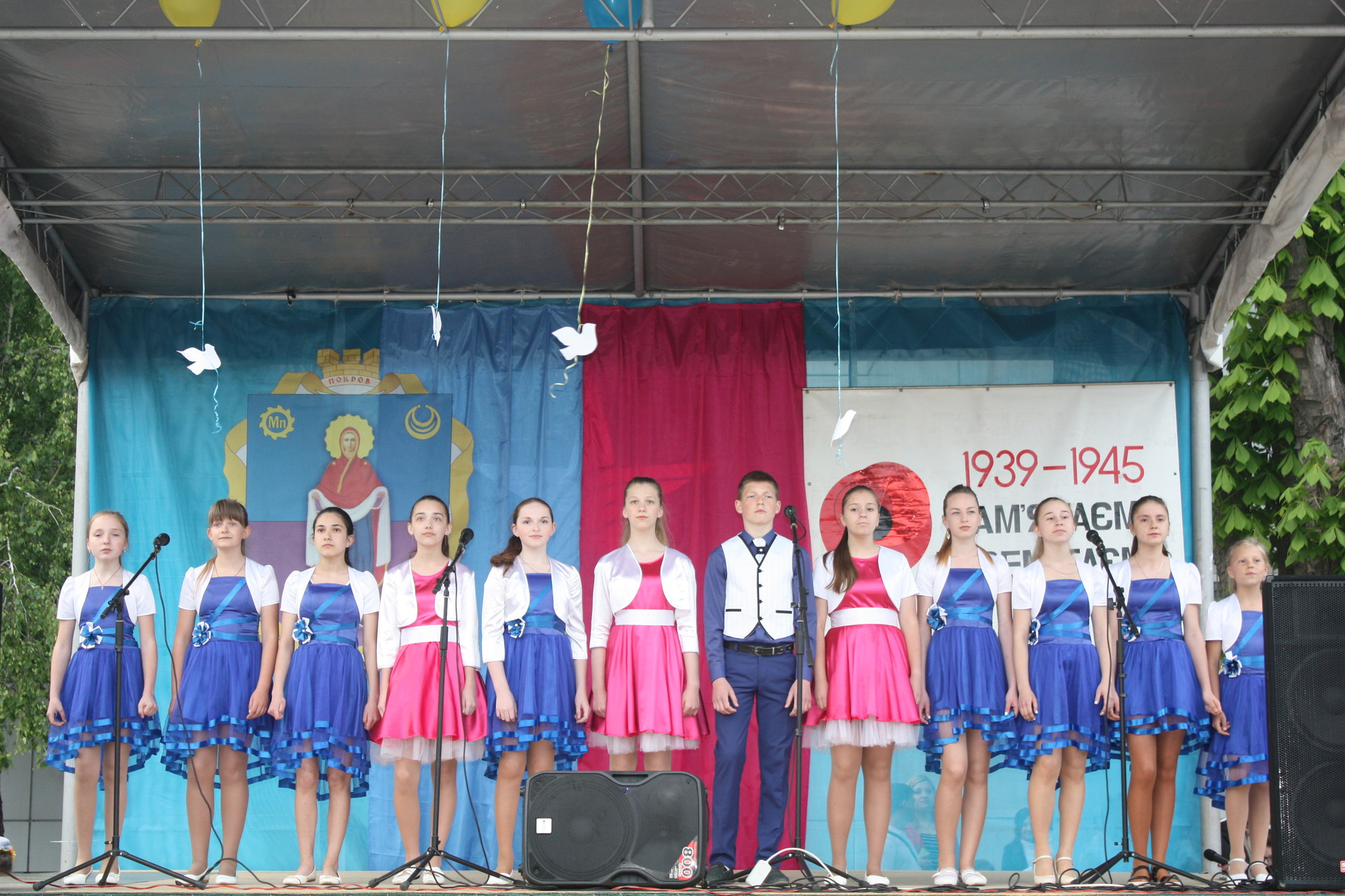 концерт и строевой смотр: на центральной площади города прошли торжественные мероприятия, посвященные дню победы (обновлено, добавлено полное видео) - изображение 2 концерт и строевой смотр: на центральной площади города прошли торжественные мероприятия, посвященные дню победы (обновлено, добавлено полное видео) - изображение 2