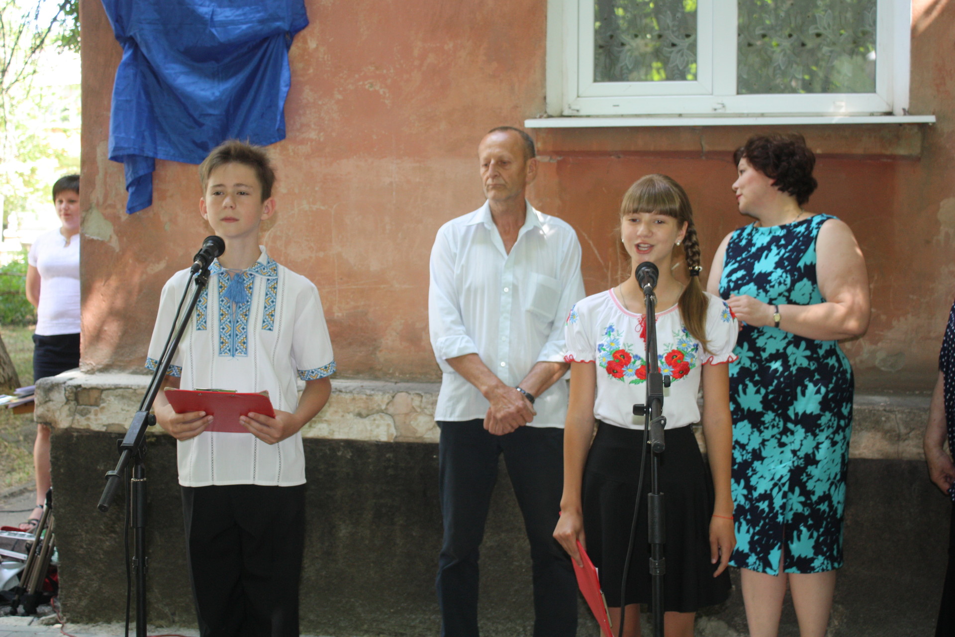 на улице центральной открыли мемориальную доску борису мозолевскому (фото, видео) - изображение 2 на улице центральной открыли мемориальную доску борису мозолевскому (фото, видео) - изображение 2