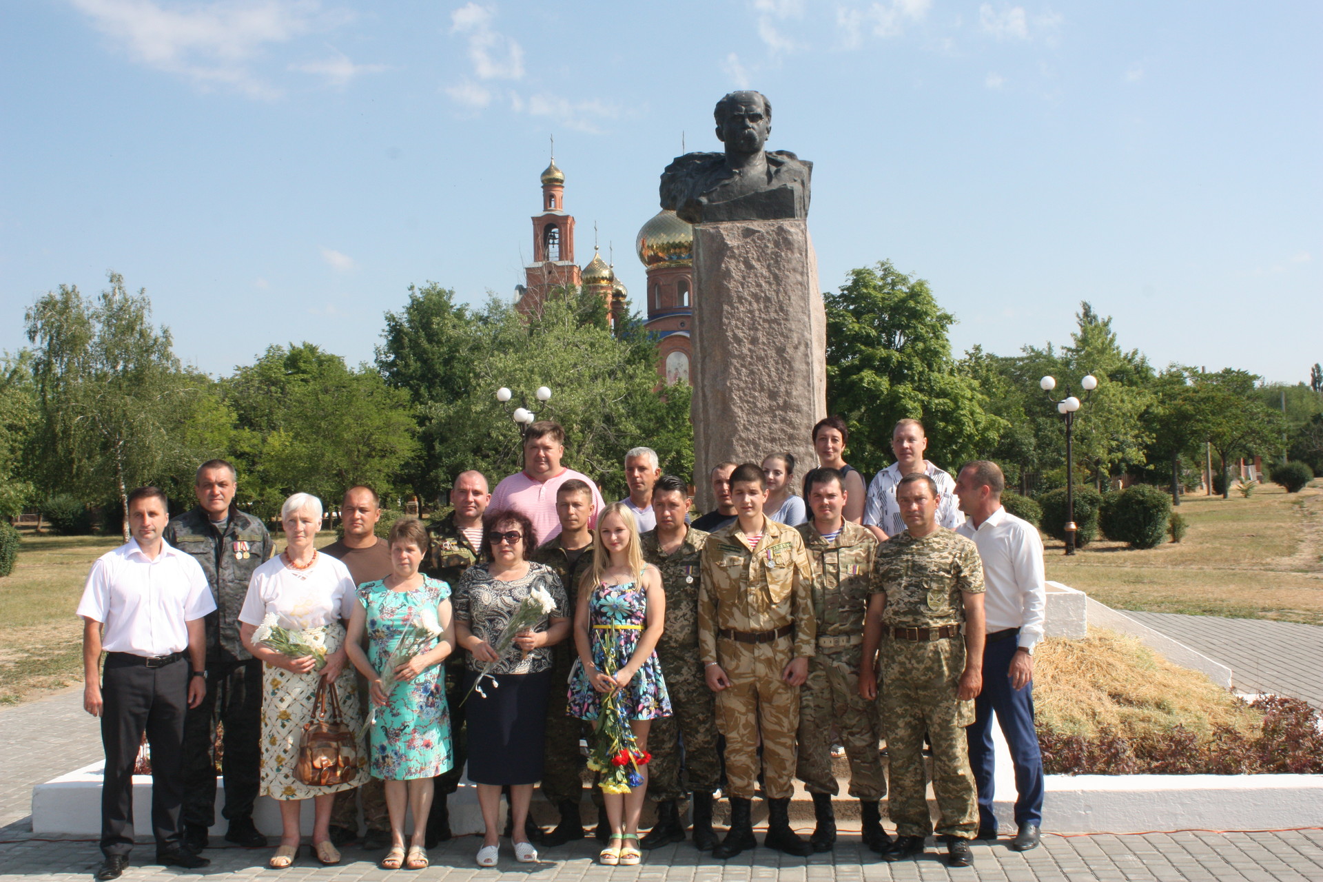 митинг, посвященный дню конституции украины (фото, видео) - изображение 2 митинг, посвященный дню конституции украины (фото, видео) - изображение 2