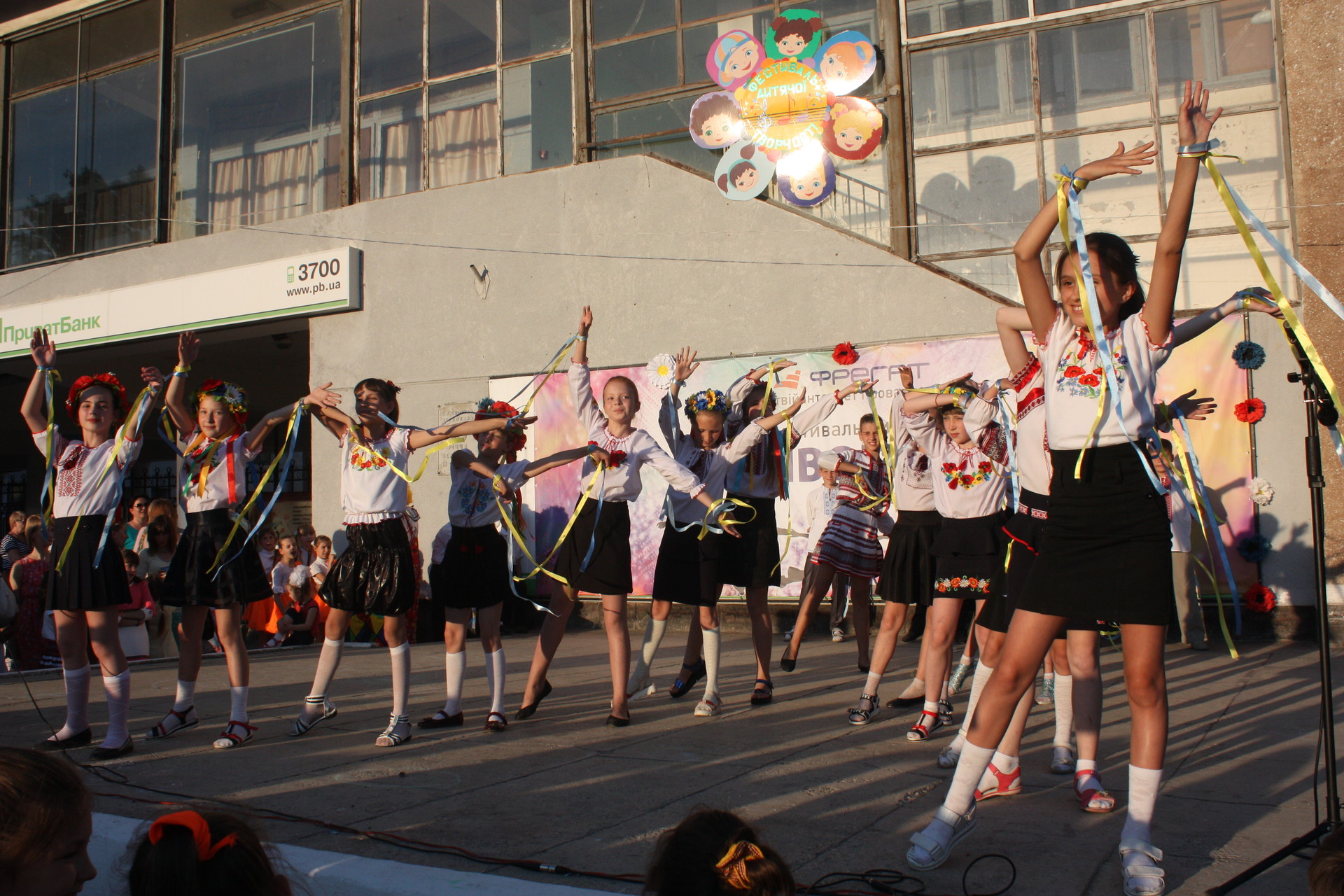 день защиты детей в покрове: парад, концерт и аниматоры (фото, видео) - изображение 3