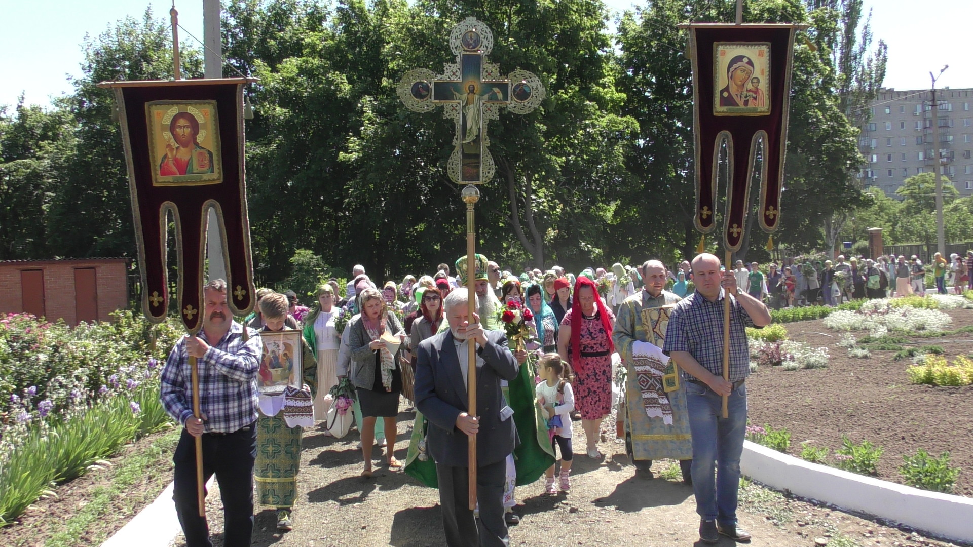 покров отпраздновал троицу (фото, видео) - изображение 2 покров отпраздновал троицу (фото, видео) - изображение 2