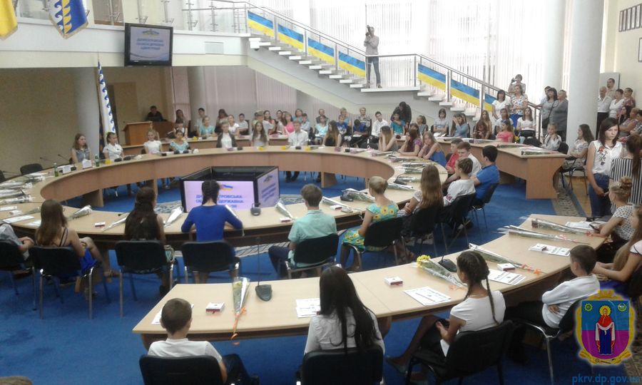 покровчани отримали стипендії дніпропетровської облдержадміністрації - изображение 1 покровчани отримали стипендії дніпропетровської облдержадміністрації - изображение 1