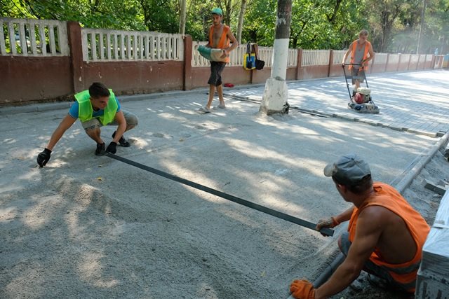 команда валентина резніченка відремонтувала у покрові дві дороги - изображение 7