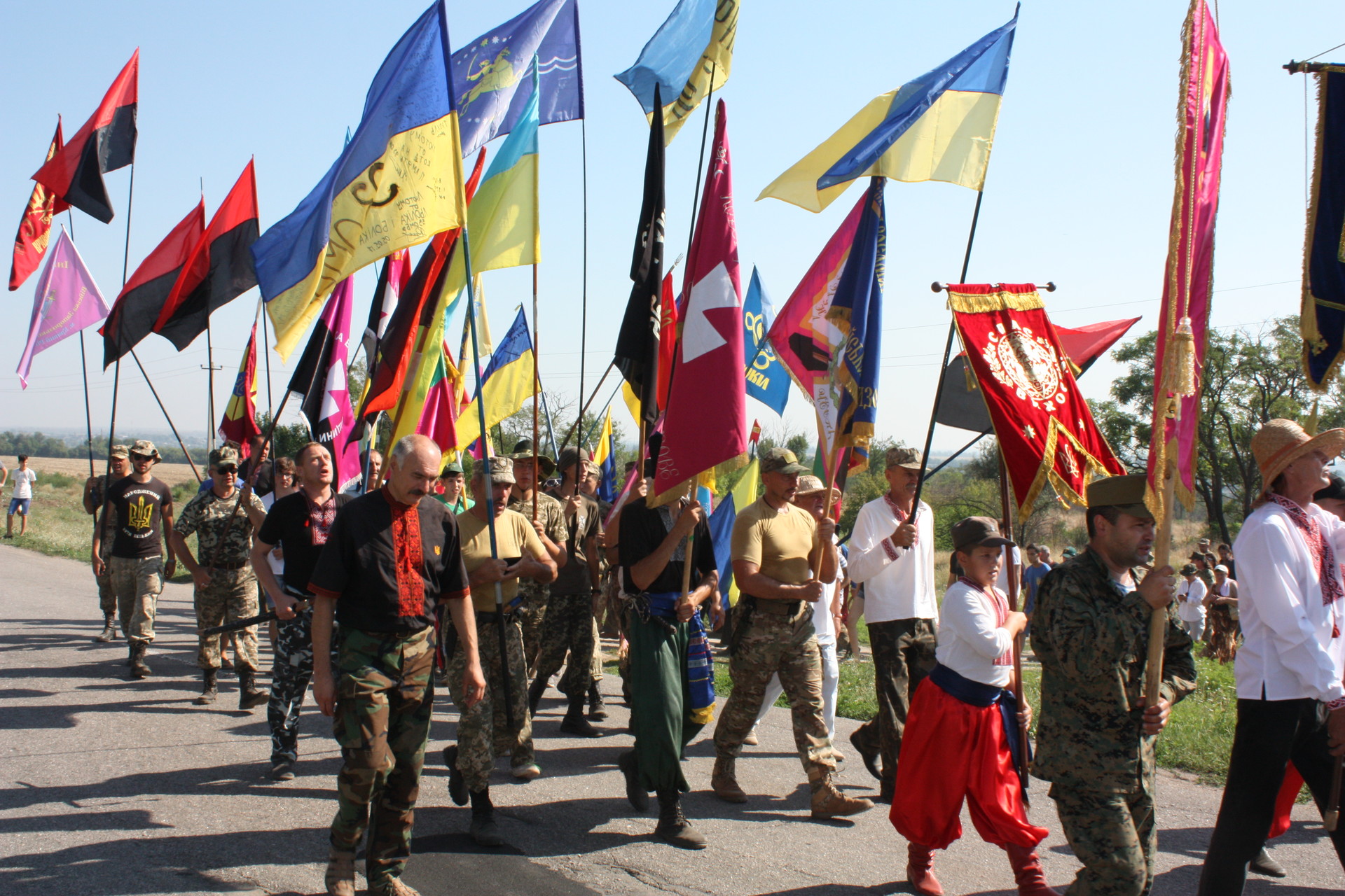 фестиваль народної творчості та реконструкція битви: сучасні козаки вшанували пам’ять івана сірка (фото, відео) - изображение 1