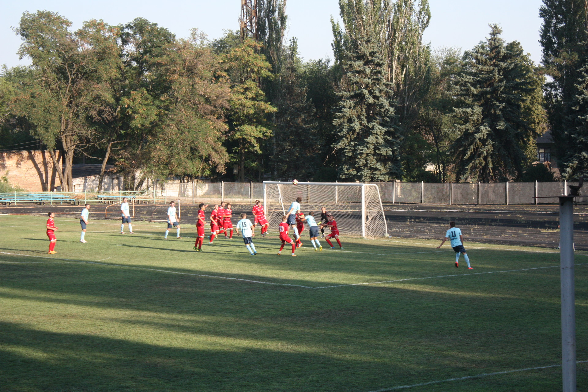 футбол: победа «авангарда» и файер-шоу от фанатов «кривбасса» (видео) - изображение 1 футбол: победа «авангарда» и файер-шоу от фанатов «кривбасса» (видео) - изображение 1