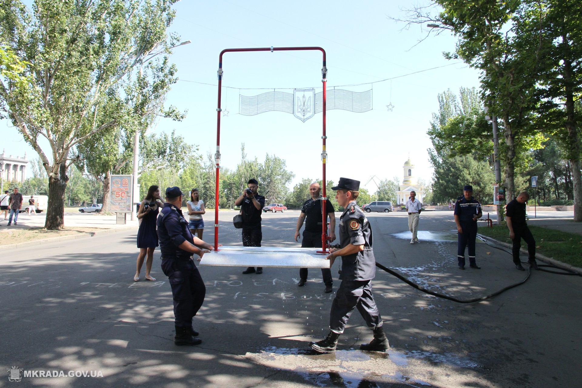 хорошая идея: в николаеве придумали, как помочь горожанам перенести жару (фото, видео) - изображение 1 хорошая идея: в николаеве придумали, как помочь горожанам перенести жару (фото, видео) - изображение 1