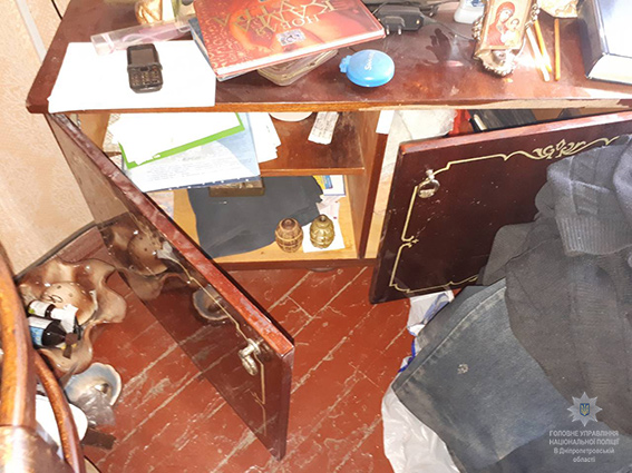 у покрові поліцейські виявили у гуртожитку дві гранати - изображение 1 у покрові поліцейські виявили у гуртожитку дві гранати - изображение 1