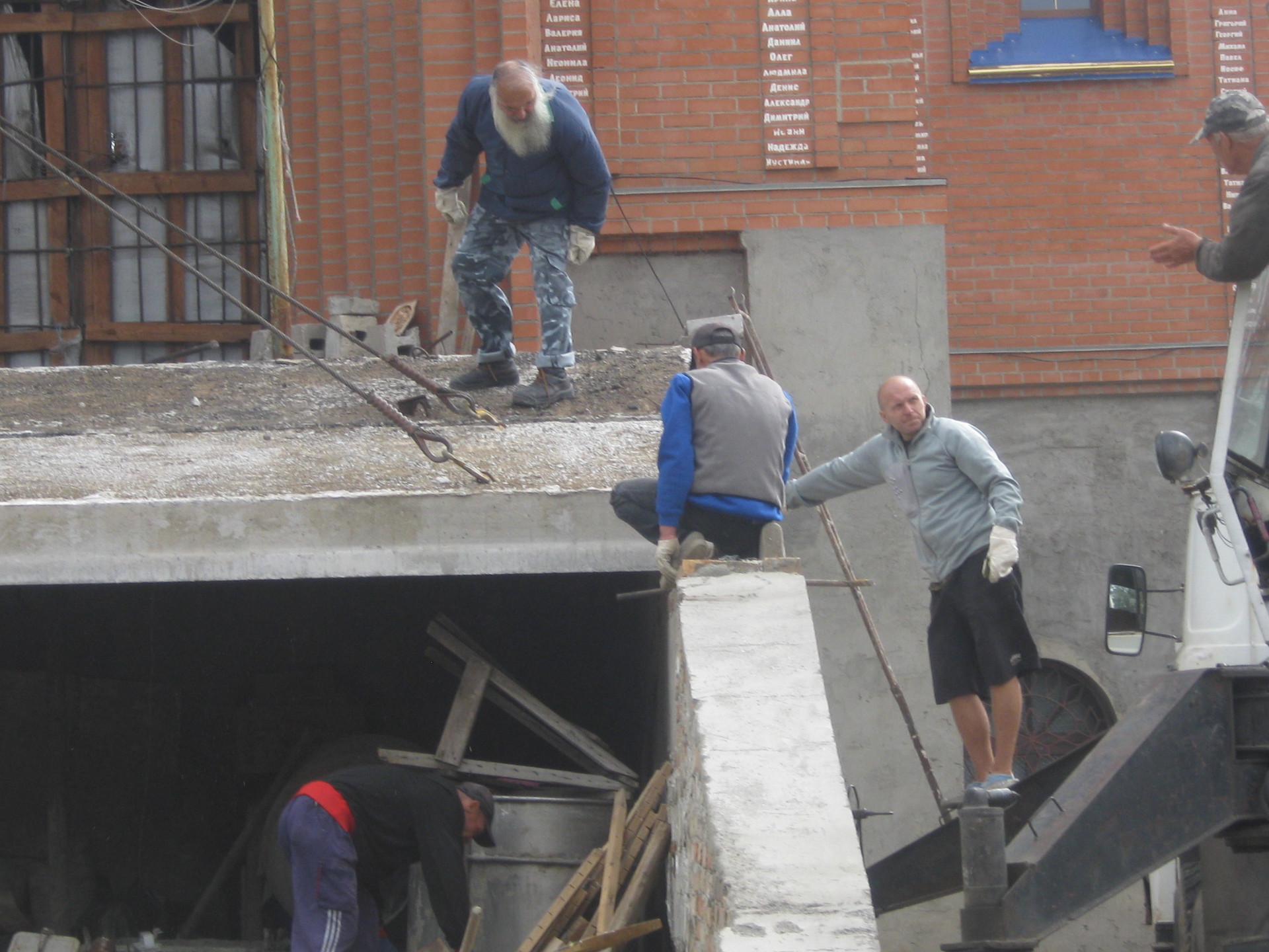 в храме святого апостола и евангелиста иоанна богослова возводится паперть - изображение 1