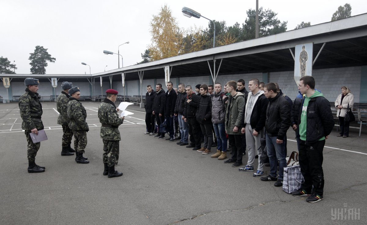 в украине стартовал призыв в армию: кому и когда вручат повестки - изображение 1 в украине стартовал призыв в армию: кому и когда вручат повестки - изображение 1