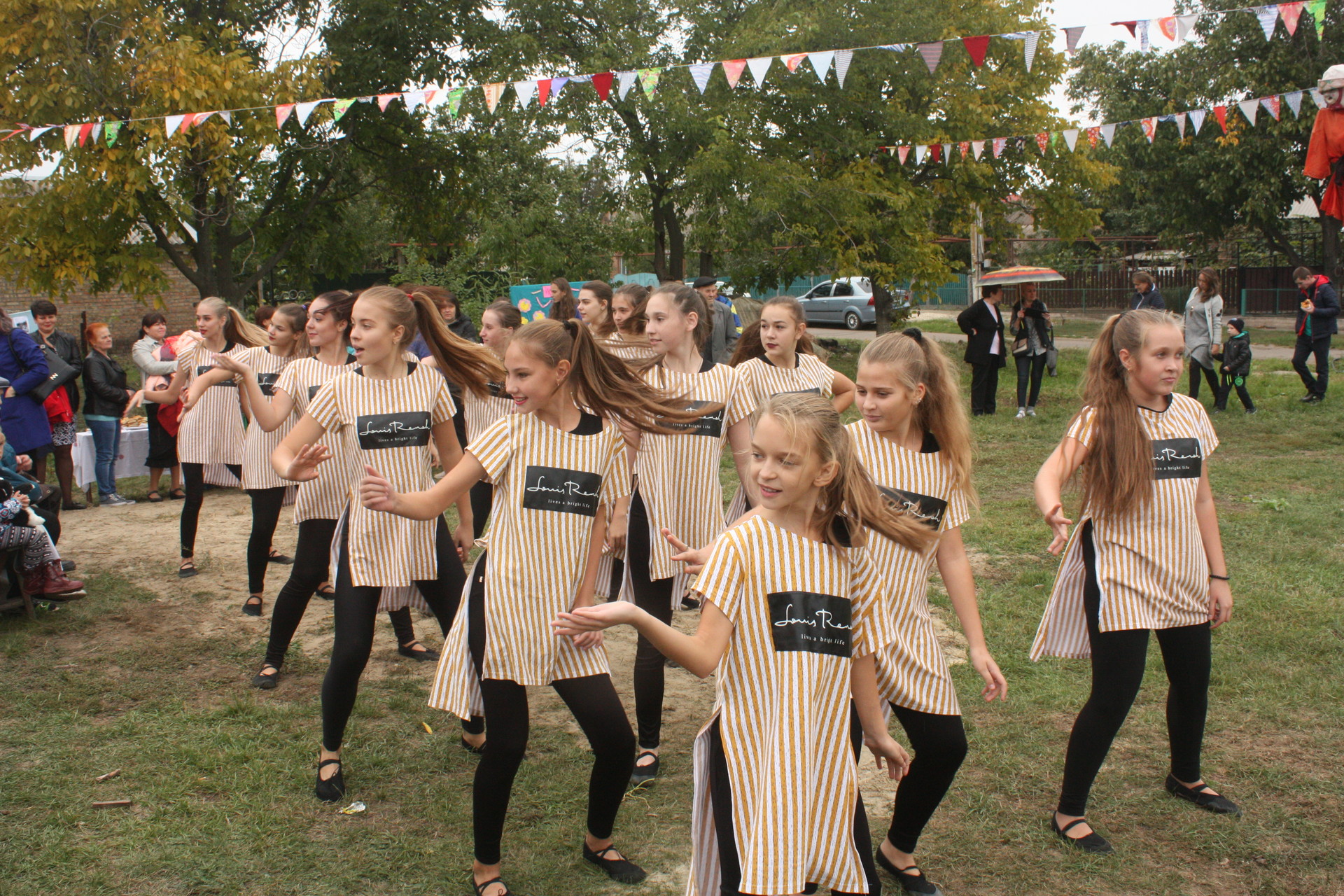 когда дождь не помеха: александровка отметила день поселка (фото, видео) - изображение 4 когда дождь не помеха: александровка отметила день поселка (фото, видео) - изображение 4