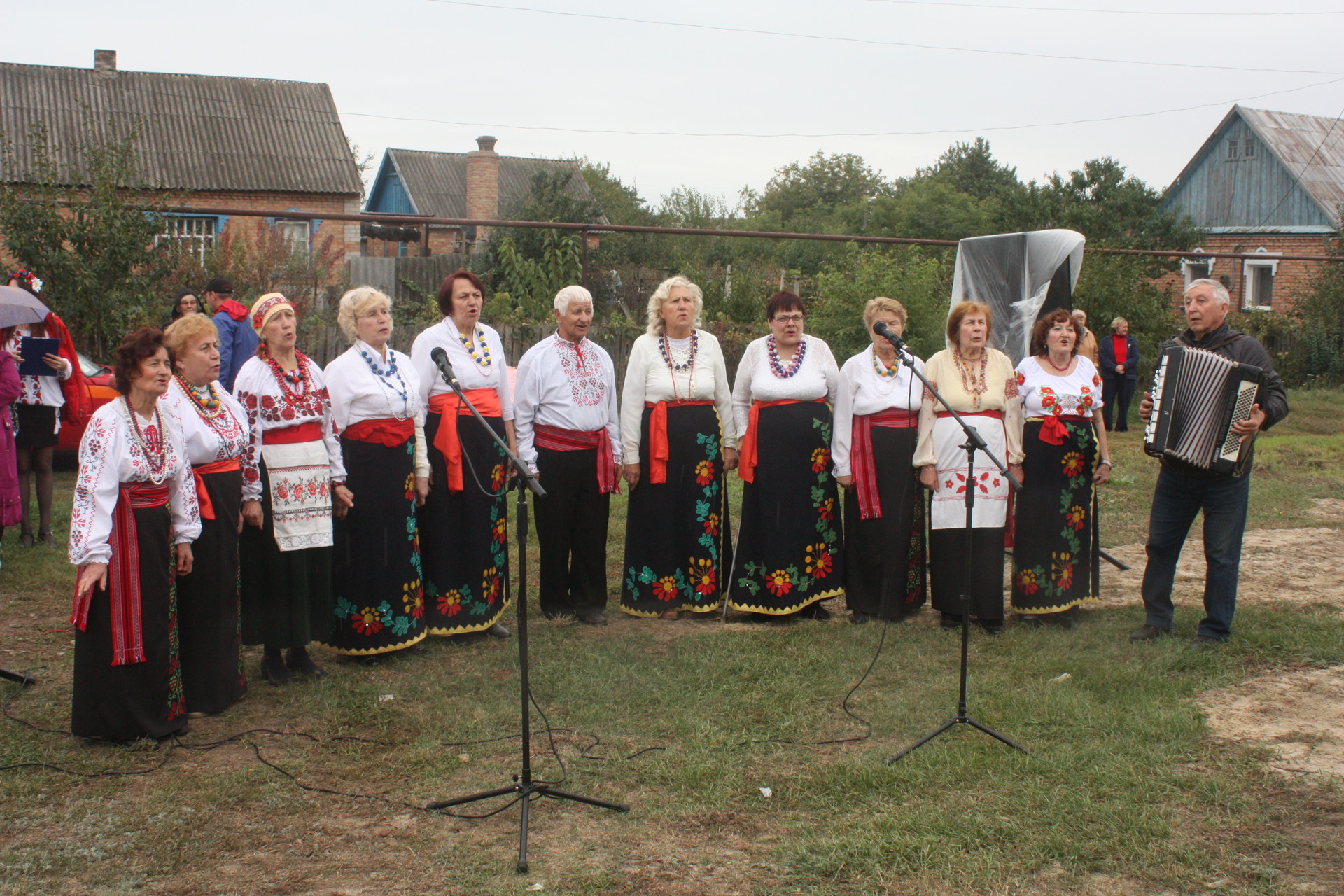 когда дождь не помеха: александровка отметила день поселка (фото, видео) - изображение 3 когда дождь не помеха: александровка отметила день поселка (фото, видео) - изображение 3