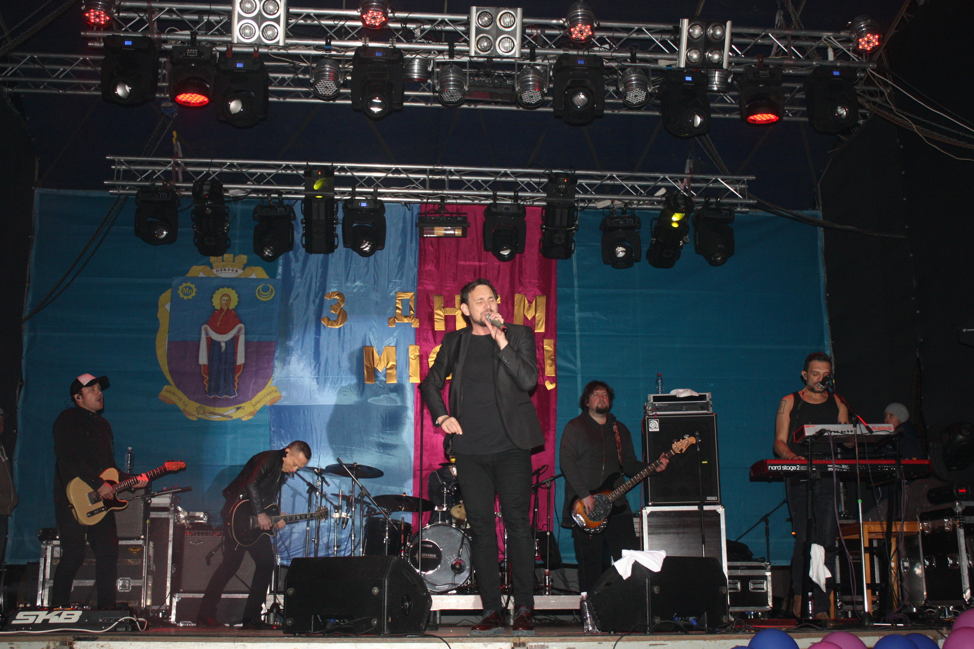 от 4 до 7 тысяч долларов. во сколько обошлись «звездные» выступления на день города? - изображение 1 от 4 до 7 тысяч долларов. во сколько обошлись «звездные» выступления на день города? - изображение 1