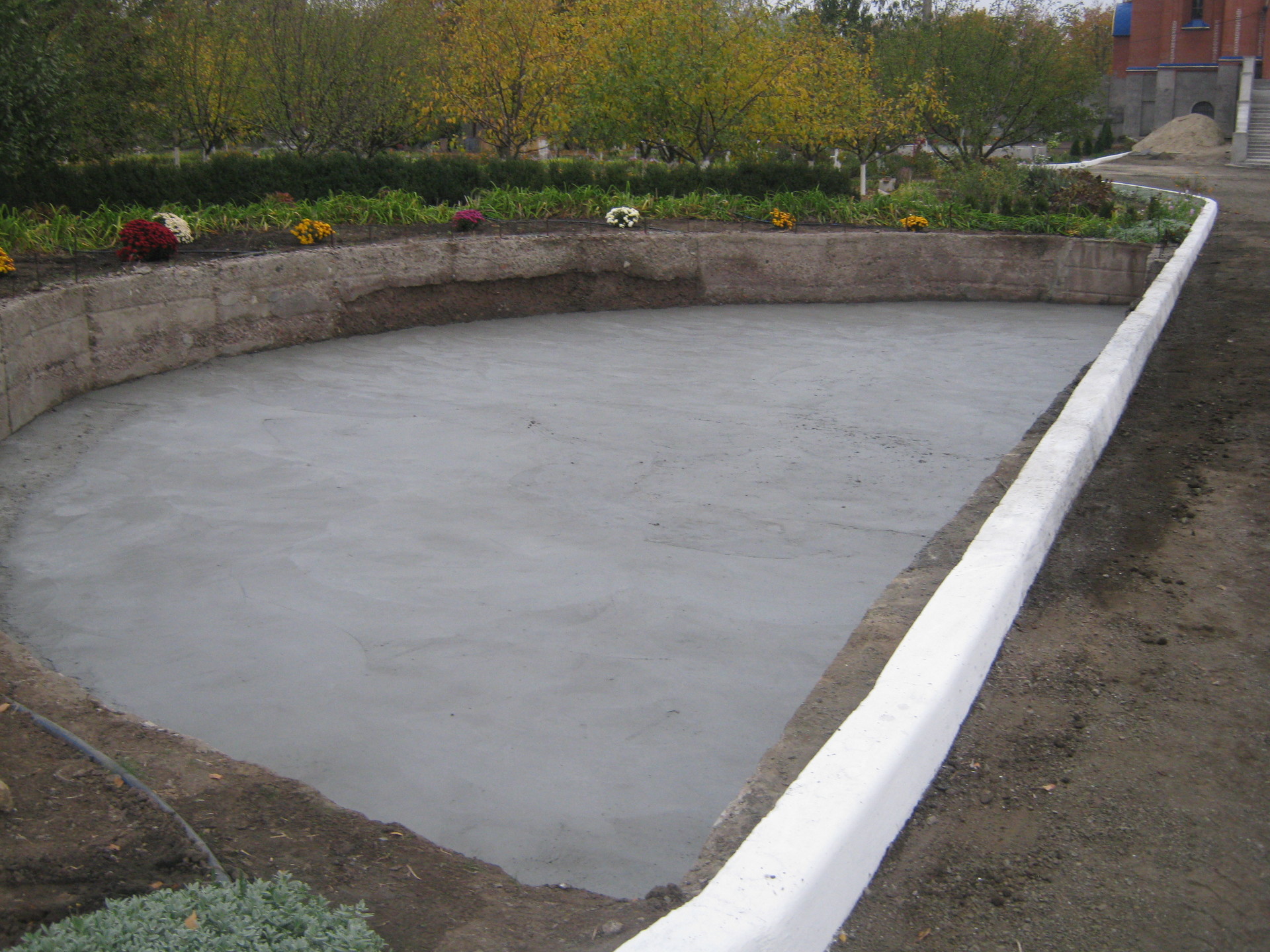 продолжается благоустройство территории возле храма иоанна богослова - изображение 3 продолжается благоустройство территории возле храма иоанна богослова - изображение 3