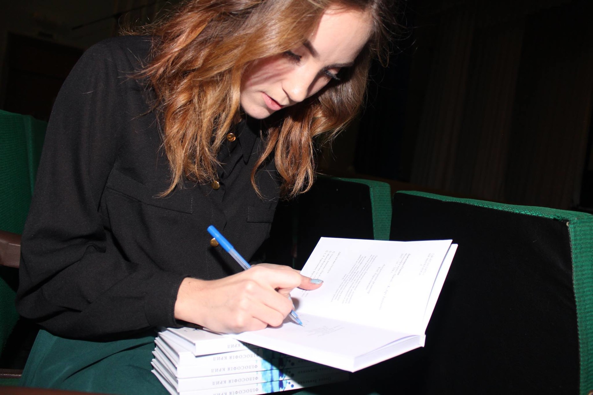 «філософія крил»: відбулася презентація поетичної збірки олени левченко (фото, відео) - изображение 4 «філософія крил»: відбулася презентація поетичної збірки олени левченко (фото, відео) - изображение 4