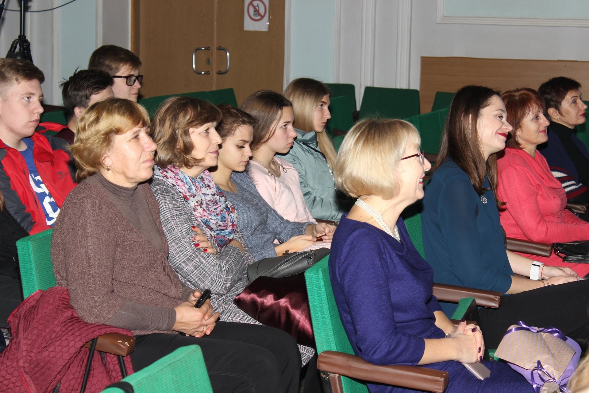 «філософія крил»: відбулася презентація поетичної збірки олени левченко (фото, відео) - изображение 2 «філософія крил»: відбулася презентація поетичної збірки олени левченко (фото, відео) - изображение 2