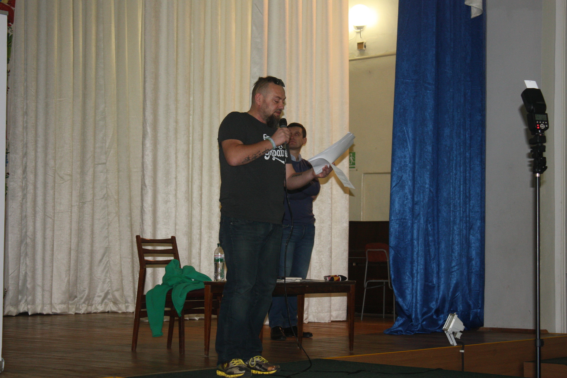 «я просто вмію формулювати свої думки у тексти»: руслан горовий презентував у покрові свої книги (фото, відео) - изображение 1 «я просто вмію формулювати свої думки у тексти»: руслан горовий презентував у покрові свої книги (фото, відео) - изображение 1