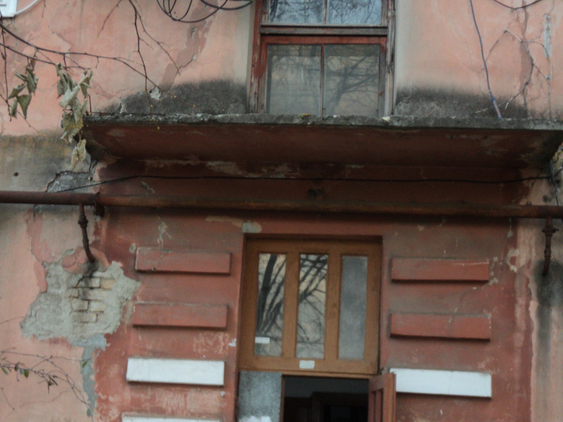 потенциальные «убийцы», или начнут ли падать на головы покровчан козырьки подъездов? - изображение 6