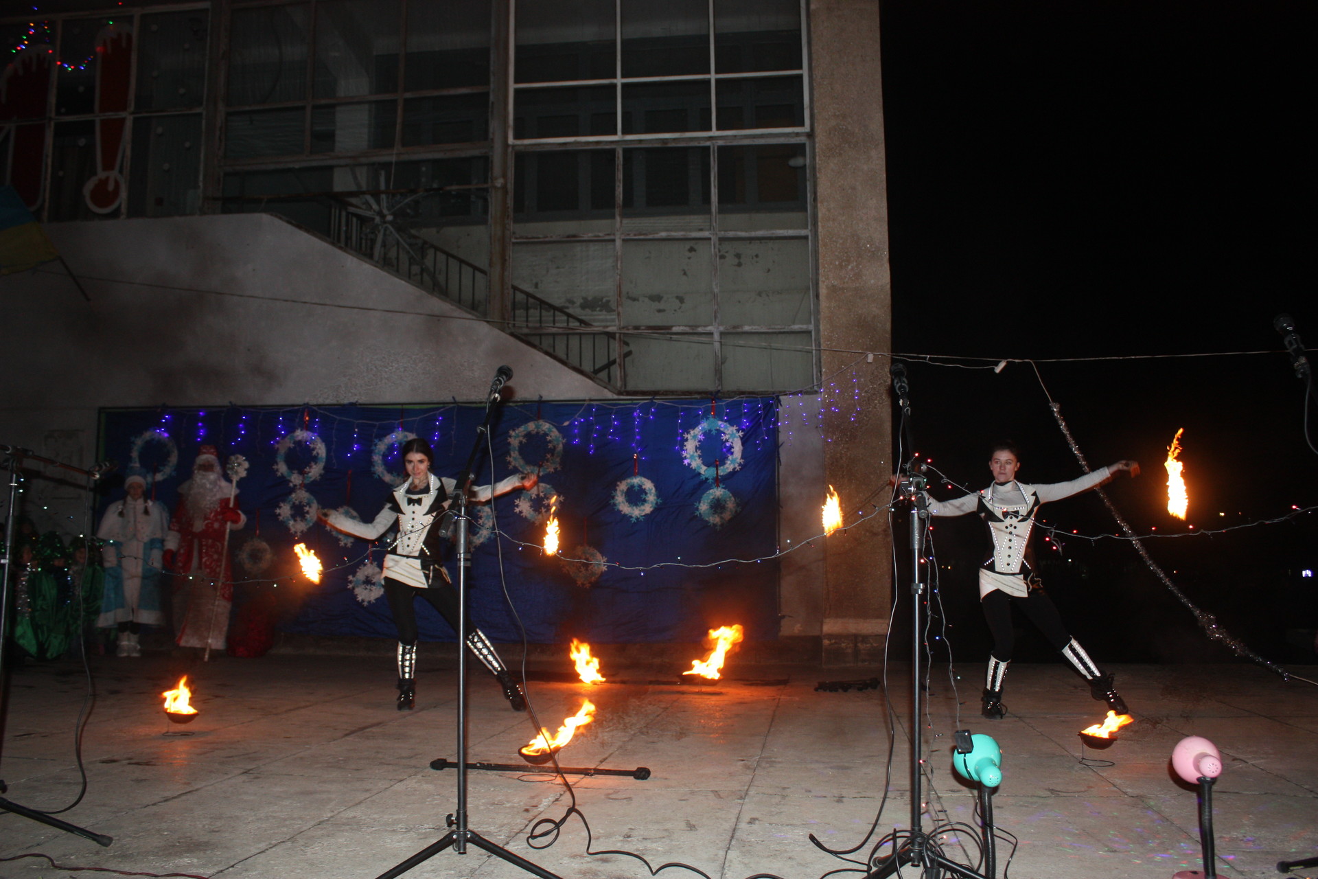 в покрове открыли главную елку города! (фото, видео) - изображение 2 в покрове открыли главную елку города! (фото, видео) - изображение 2