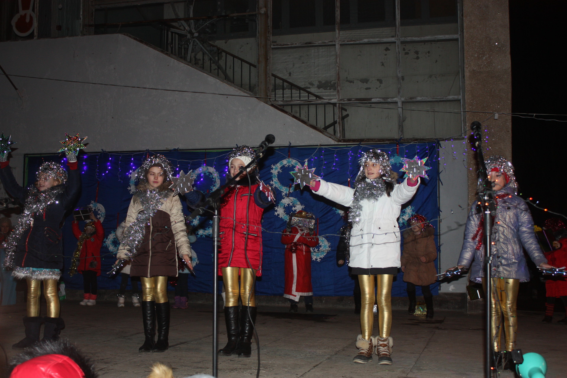 в покрове открыли главную елку города! (фото, видео) - изображение 3 в покрове открыли главную елку города! (фото, видео) - изображение 3