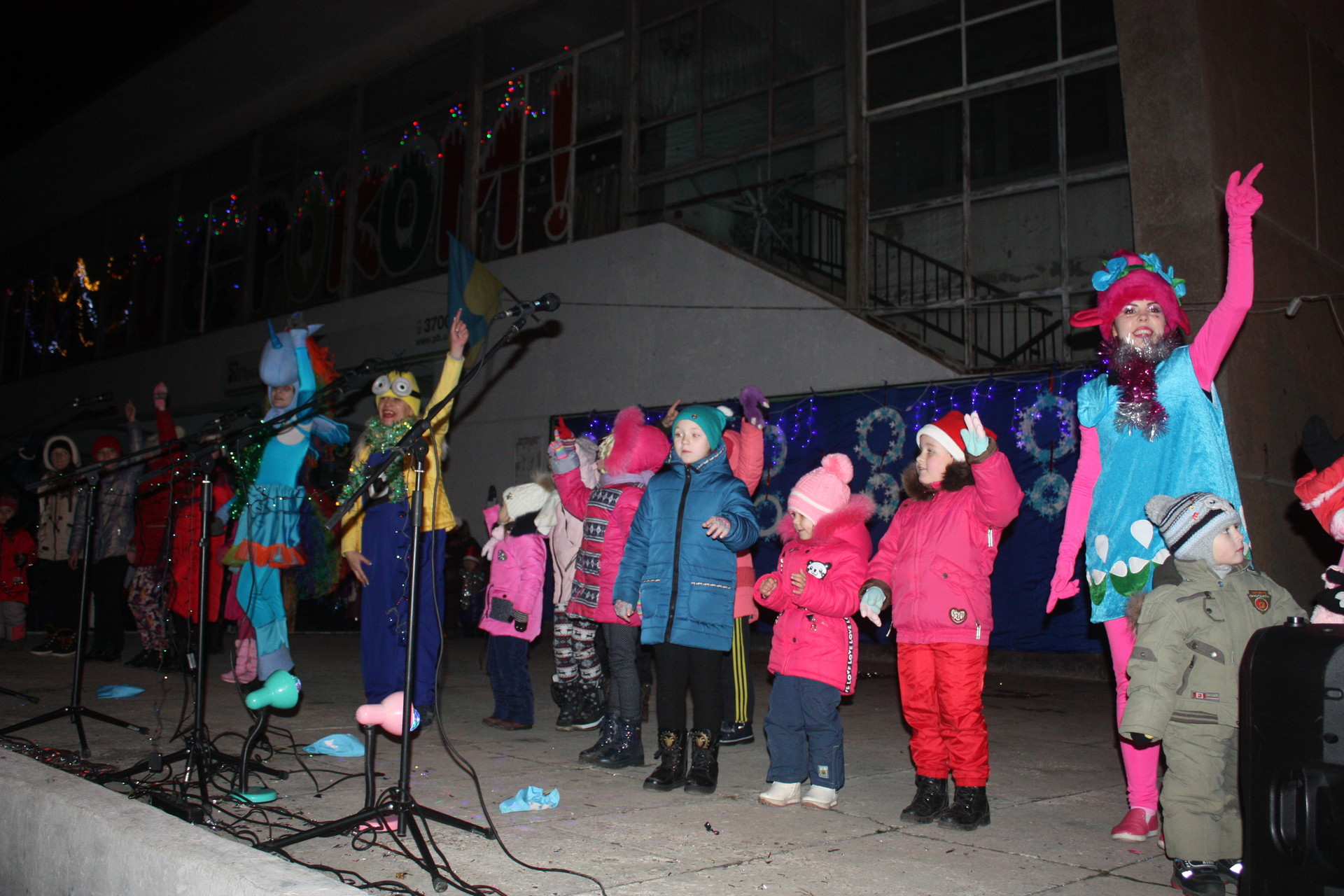 в покрове открыли главную елку города! (фото, видео) - изображение 4 в покрове открыли главную елку города! (фото, видео) - изображение 4