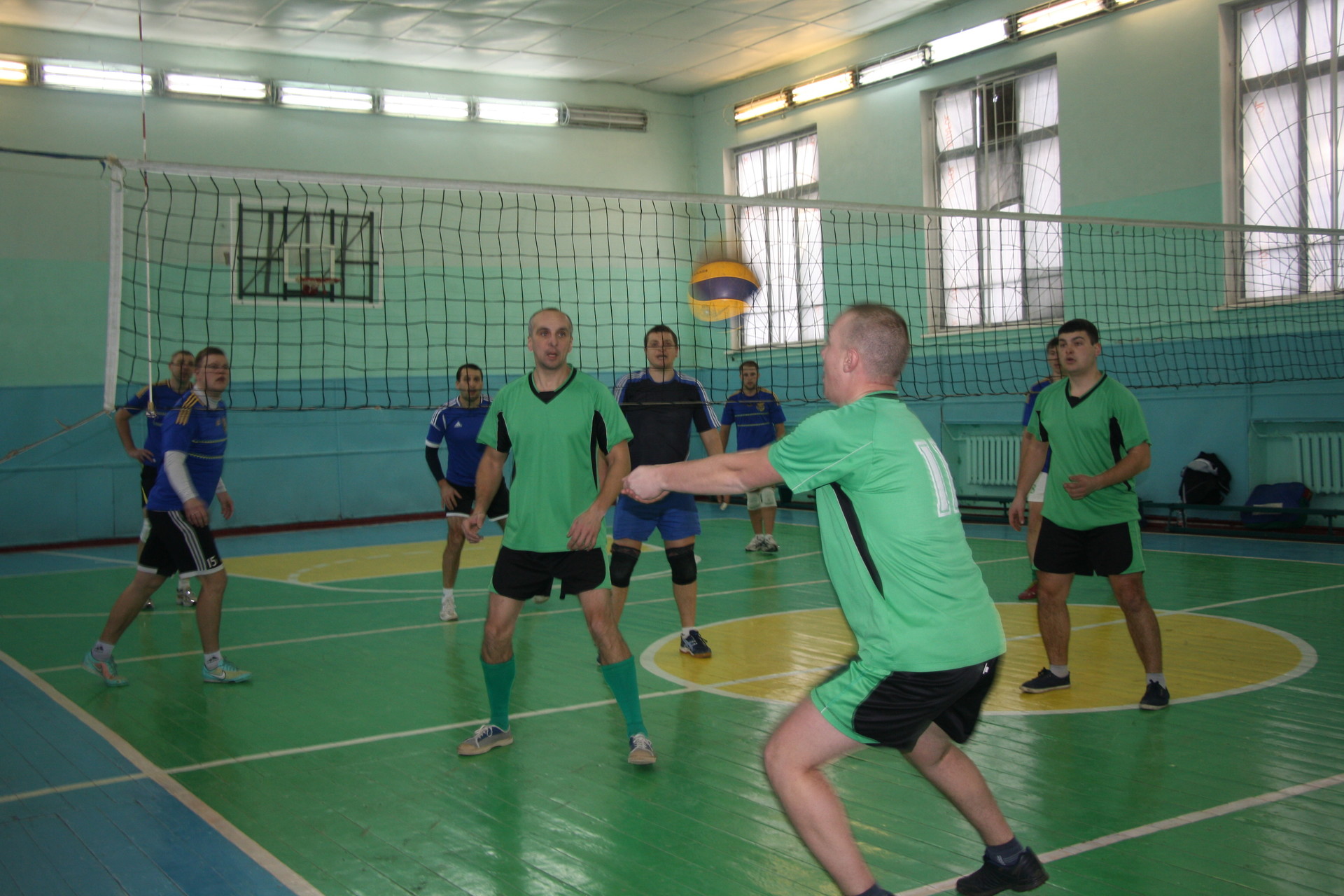 прошли первые игры чемпионата комбината по волейболу - изображение 1 прошли первые игры чемпионата комбината по волейболу - изображение 1