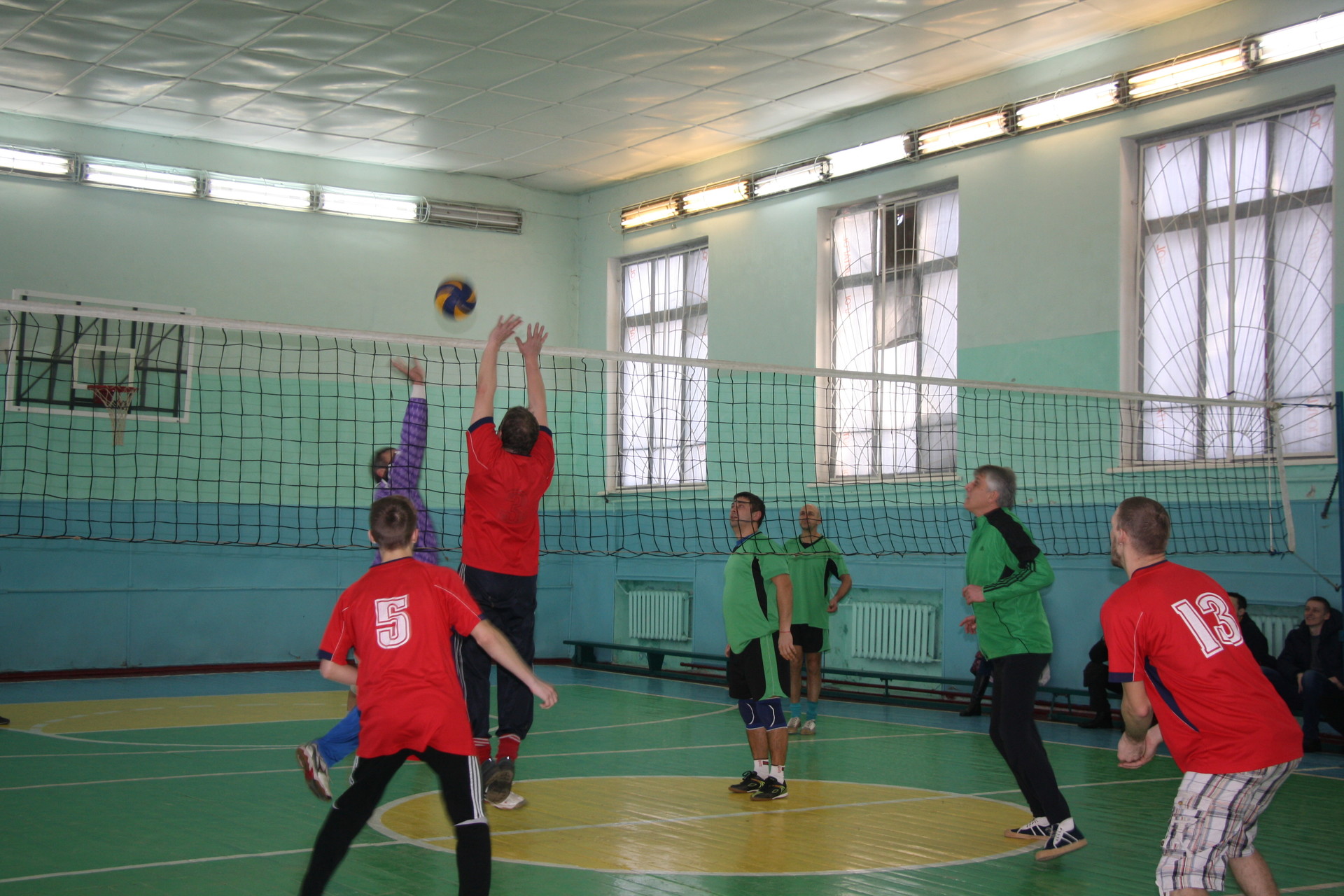 прошли первые игры чемпионата комбината по волейболу - изображение 2 прошли первые игры чемпионата комбината по волейболу - изображение 2