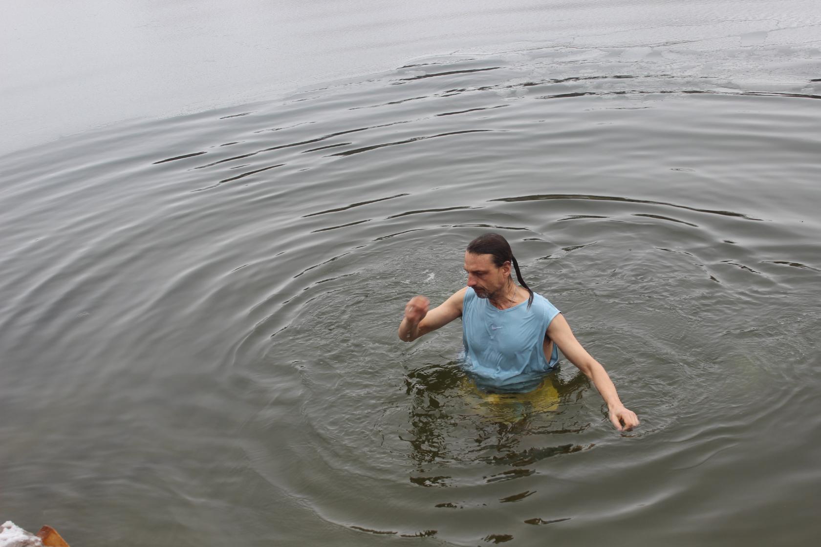 богослужения в храмах и купание на пляже: покров отметил крещение господне (добавлено видео) - изображение 3 богослужения в храмах и купание на пляже: покров отметил крещение господне (добавлено видео) - изображение 3