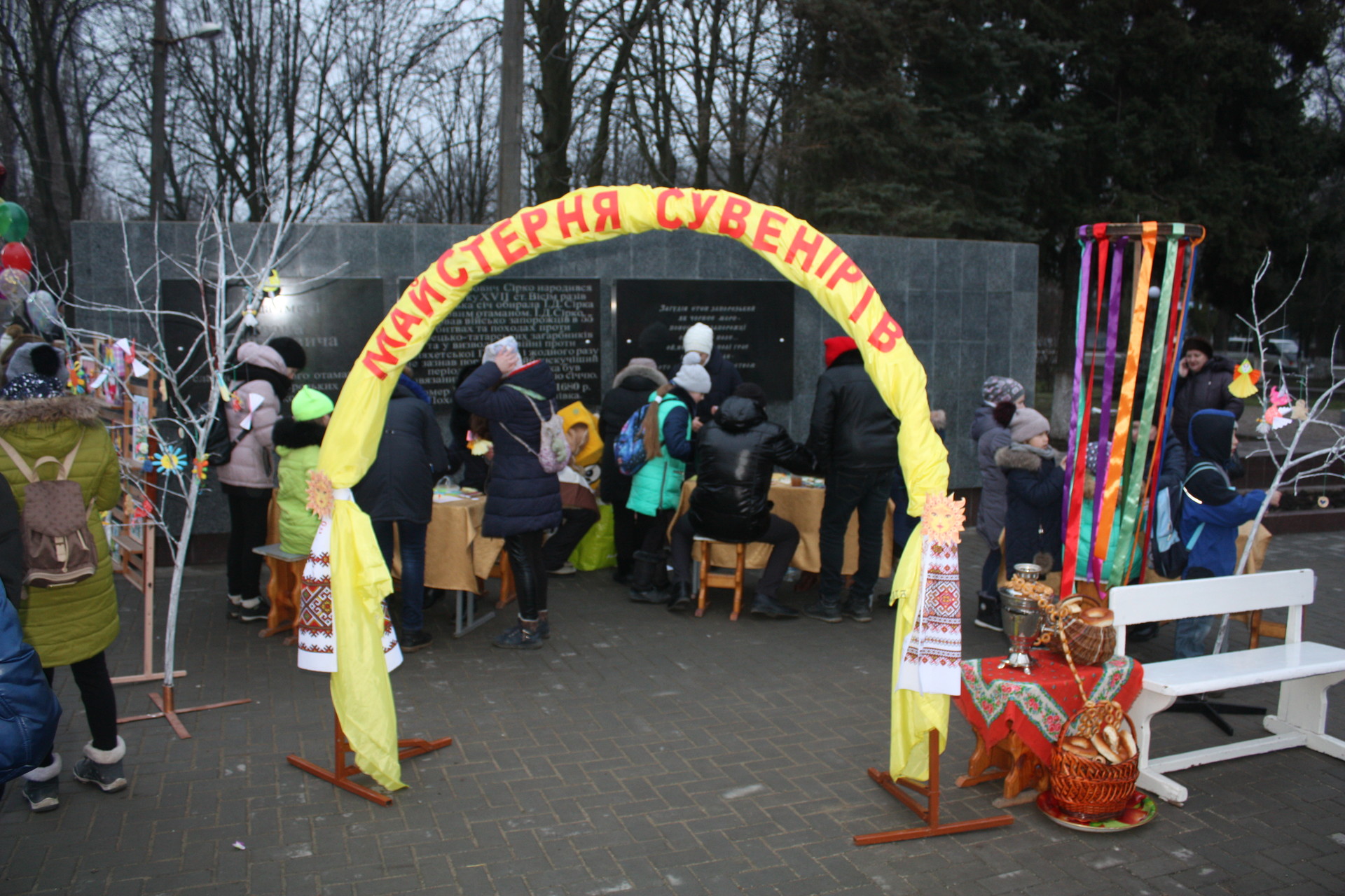 блины, театрализованное действо и народные обряды: покров отметил масленицу (фото, видео) - изображение 3 блины, театрализованное действо и народные обряды: покров отметил масленицу (фото, видео) - изображение 3
