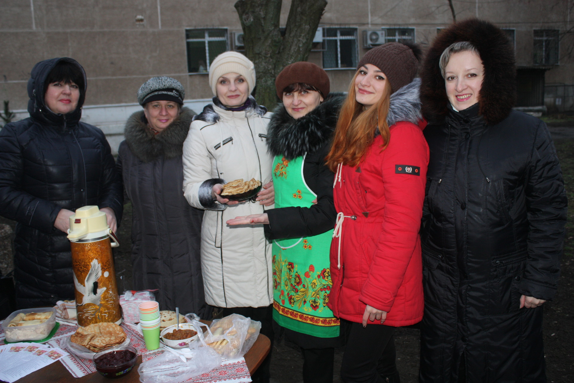 блины, театрализованное действо и народные обряды: покров отметил масленицу (фото, видео) - изображение 4 блины, театрализованное действо и народные обряды: покров отметил масленицу (фото, видео) - изображение 4