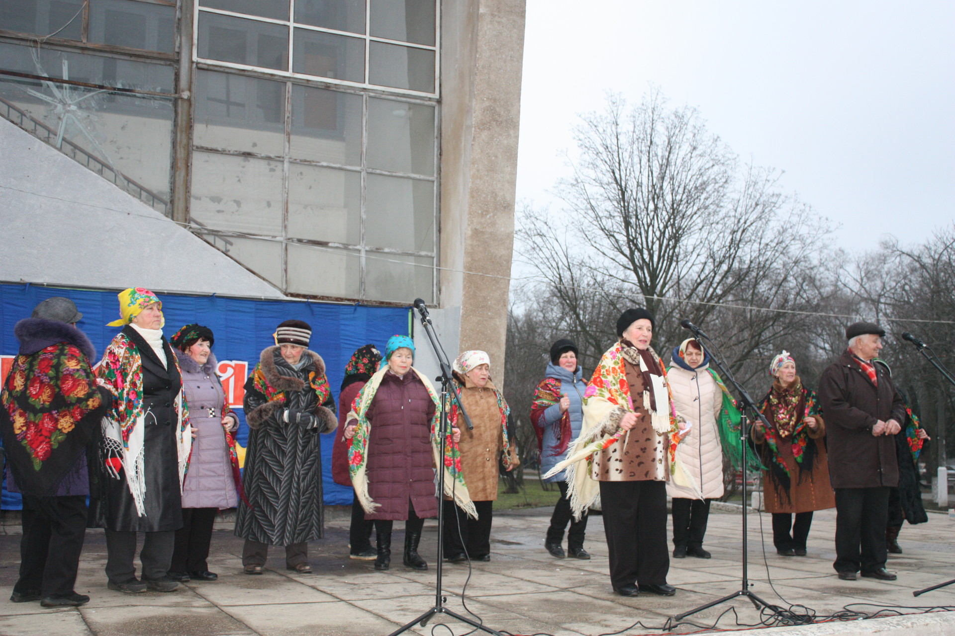 блины, театрализованное действо и народные обряды: покров отметил масленицу (фото, видео) - изображение 1 блины, театрализованное действо и народные обряды: покров отметил масленицу (фото, видео) - изображение 1