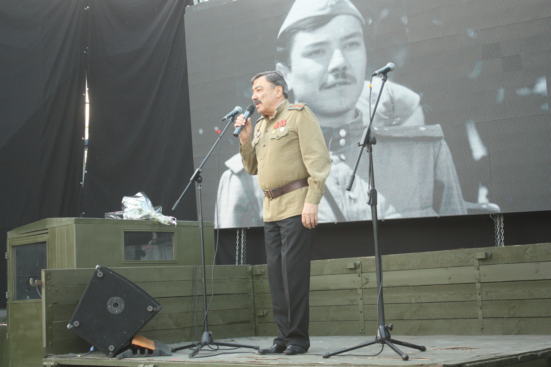 «в бой идут одни «старики»: александр вилкул подарил жителям покрова концерт актеров легендарного фильма (фото, видео) - изображение 4 «в бой идут одни «старики»: александр вилкул подарил жителям покрова концерт актеров легендарного фильма (фото, видео) - изображение 4