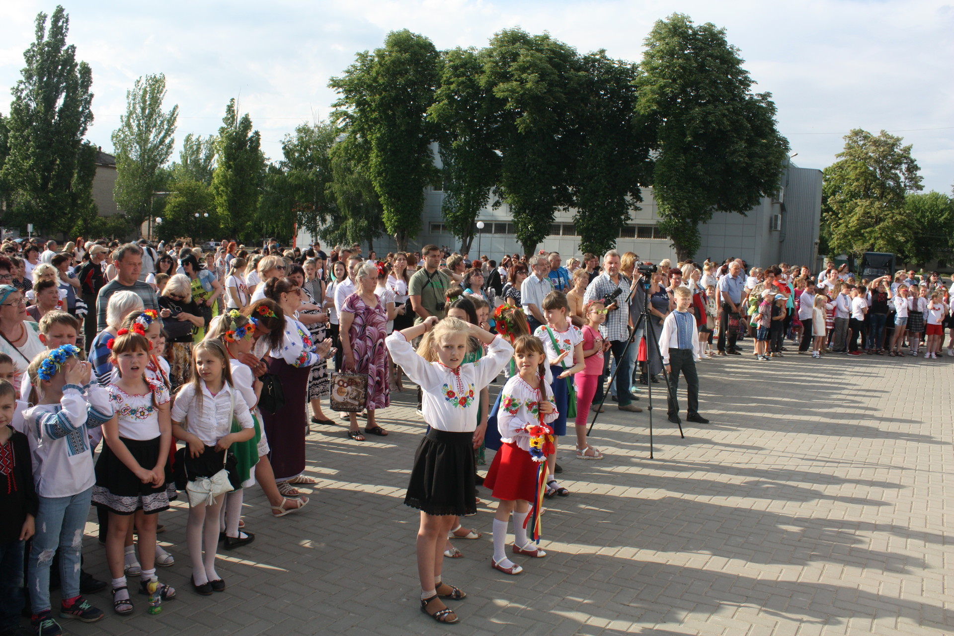 танцы, песни и флешмоб: в покрове праздновали день вышиванки (фото, видео) - изображение 5