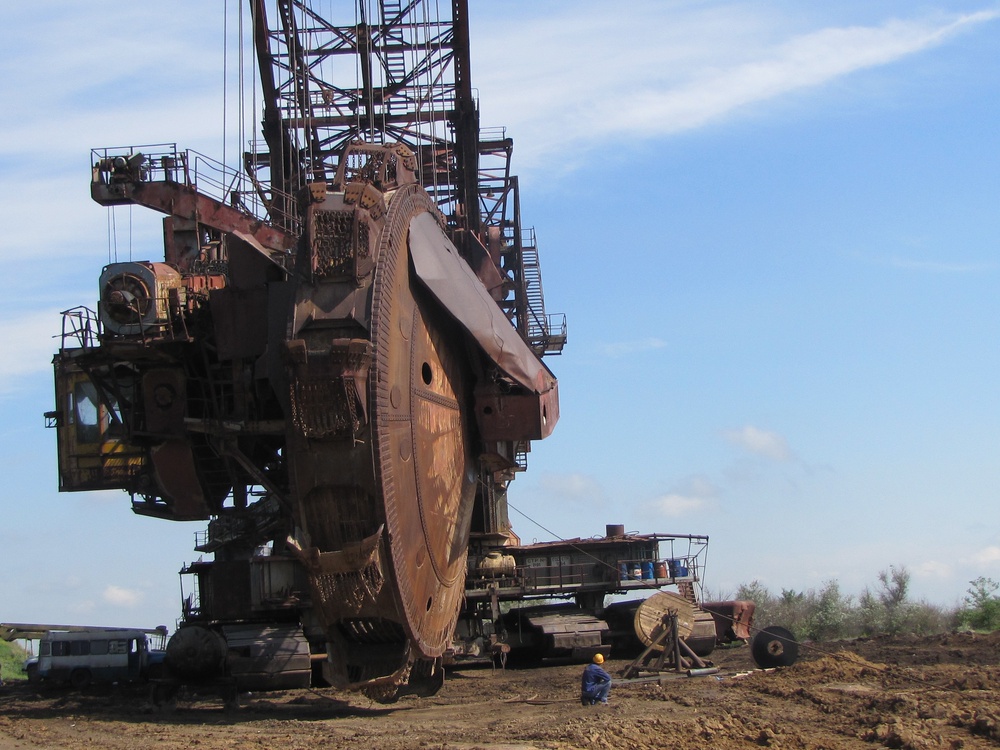 гок активно готовит замену сгоревшему экскаватору - изображение 1 гок активно готовит замену сгоревшему экскаватору - изображение 1