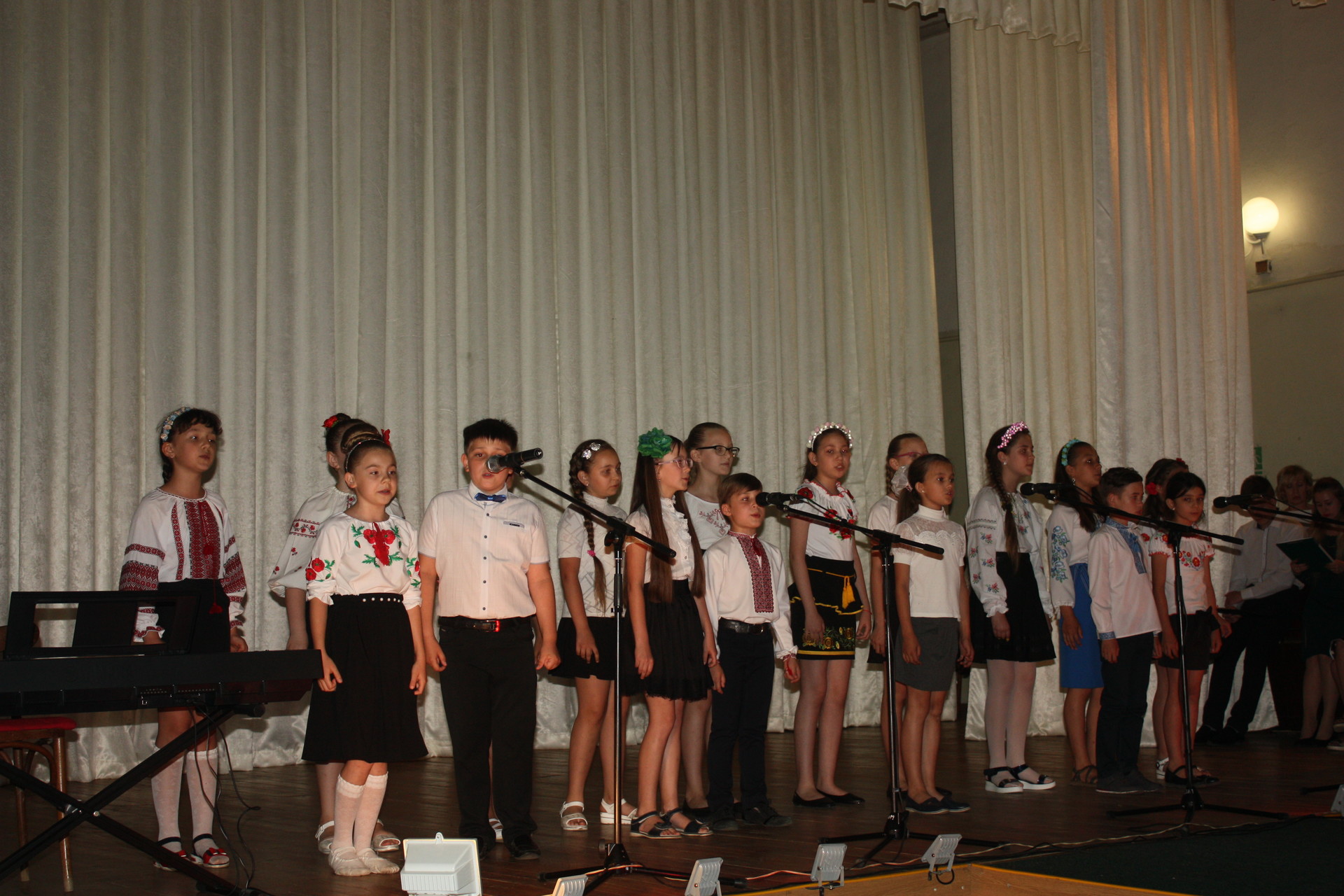 «талант свій подаруємо україні»: прошел отчетный концерт детской школы искусств (фото, видео) - изображение 4